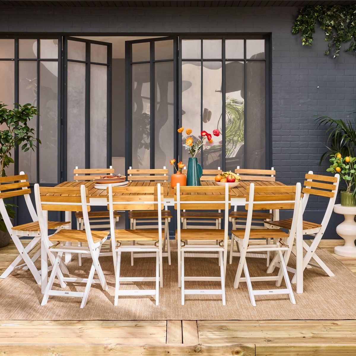 SWEEEK Table de jardin acacia avec coins arrondis, 10 chaises, 200 x 100 x 75 cm