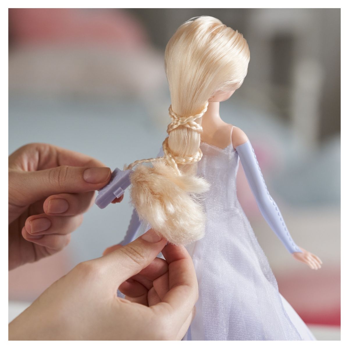 HASBRO Poupée Anna transformation finale Reine des neiges