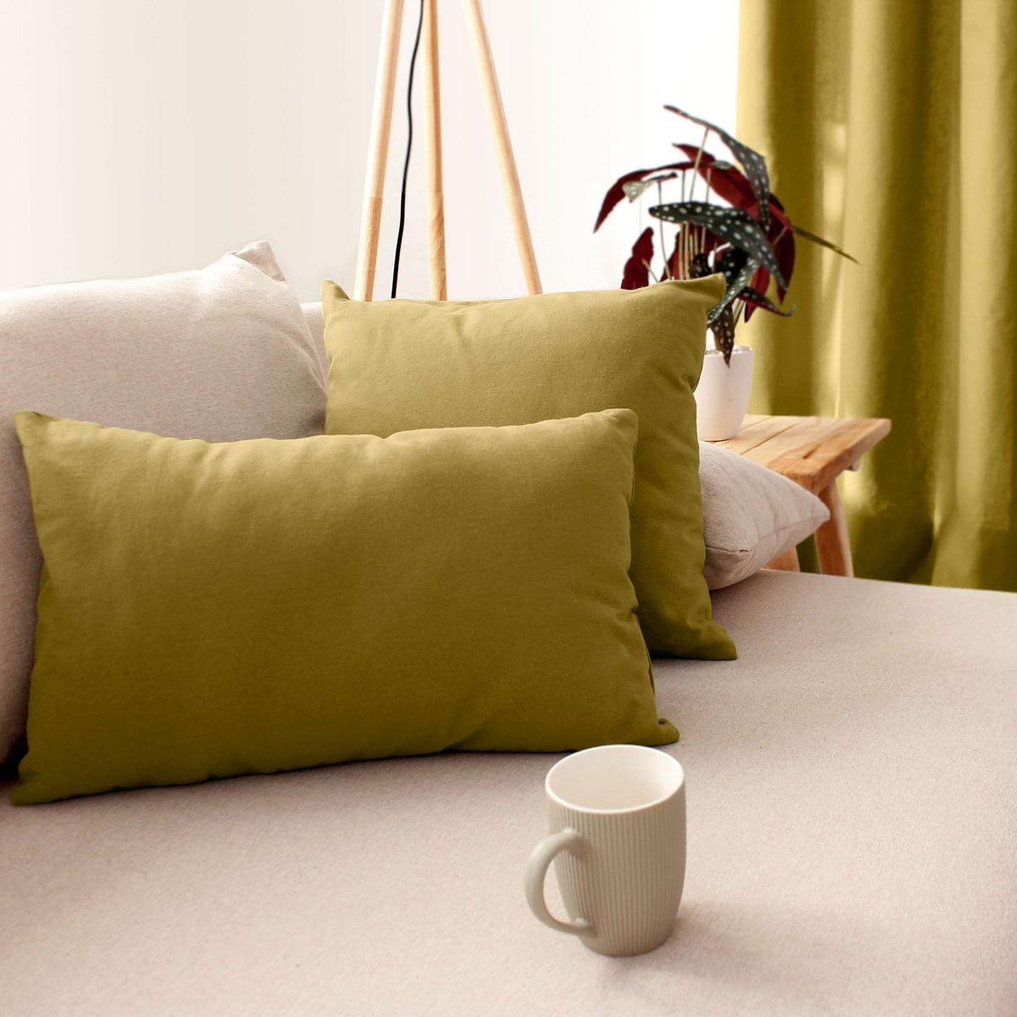 Voir la diapositive 2 : ENJOY HOME Coussin déco uni  panama  30x50cm bronze