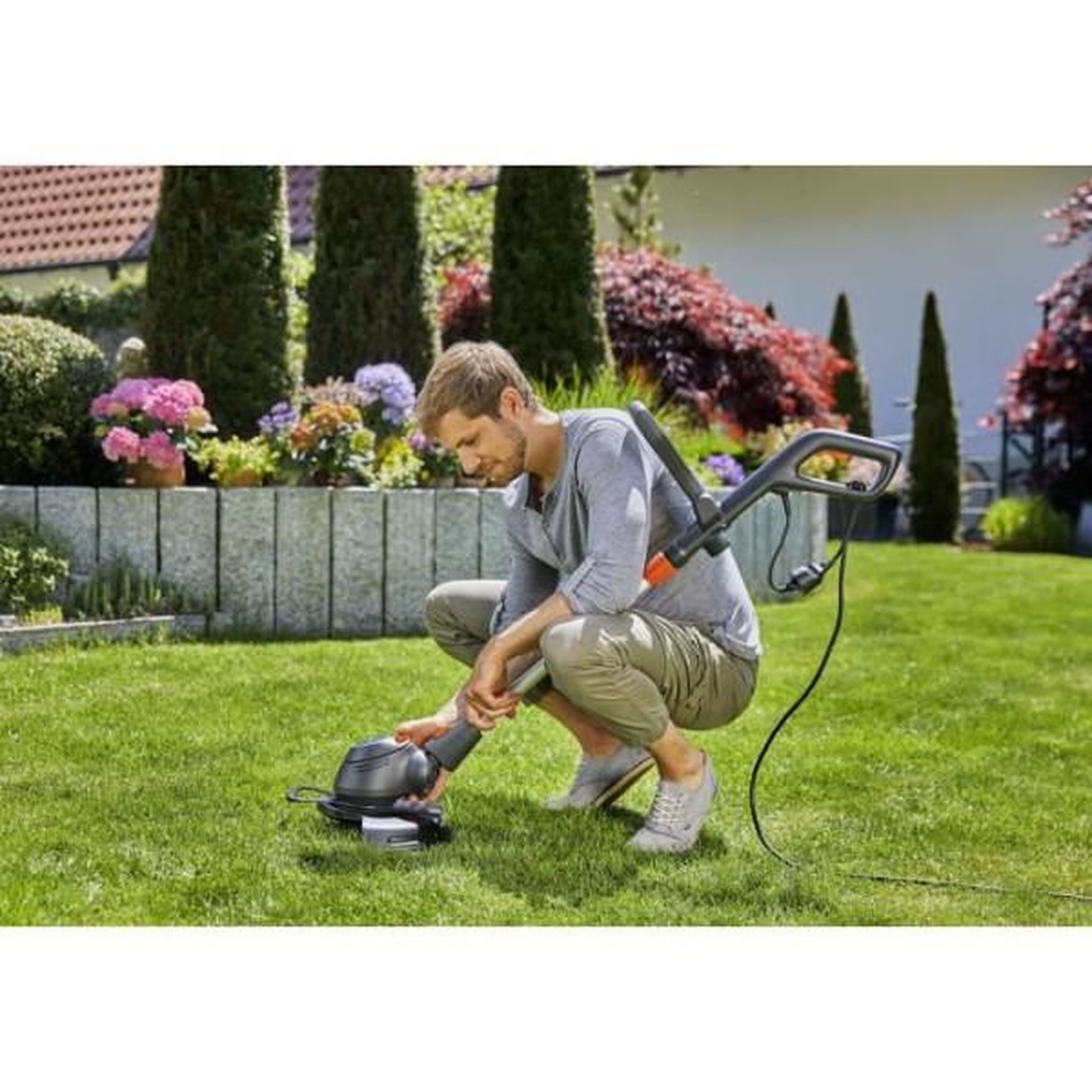 Voir la diapositive 2 : Gardena Coupe-bordures ComfortCut 550/28 - coupe : 28 cm - manche inclinable - fonction dresse-bordures