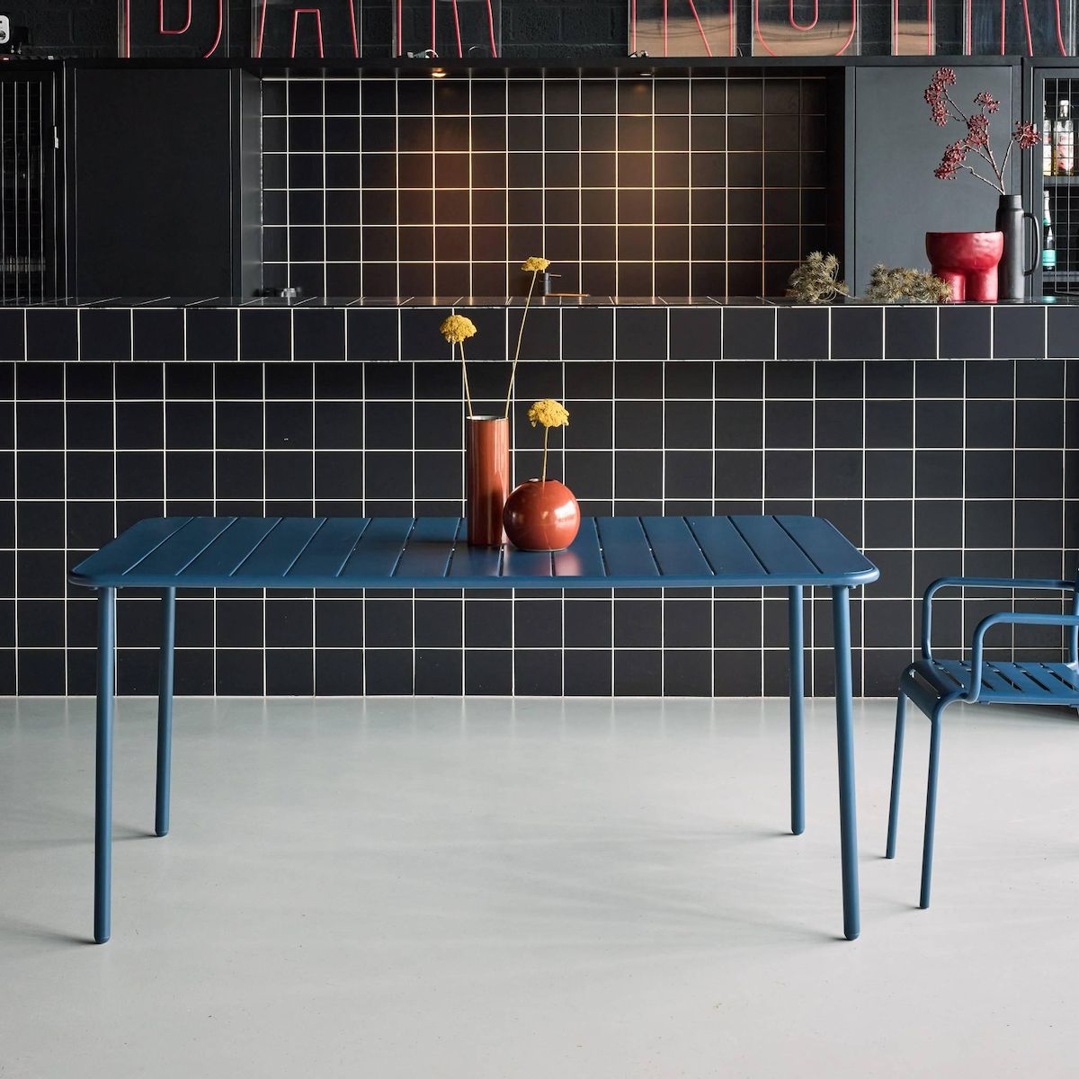 SWEEEK Table de jardin métal 6-8 places, Amelia 160x90xH72.5cm