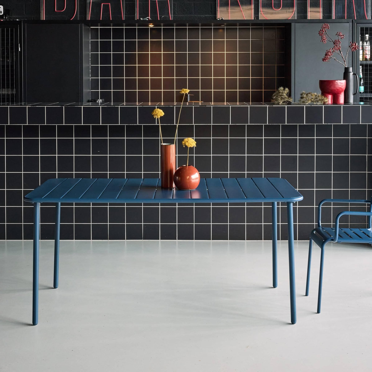 SWEEEK Table de jardin métal 6-8 places, Amelia 160x90xH72.5cm