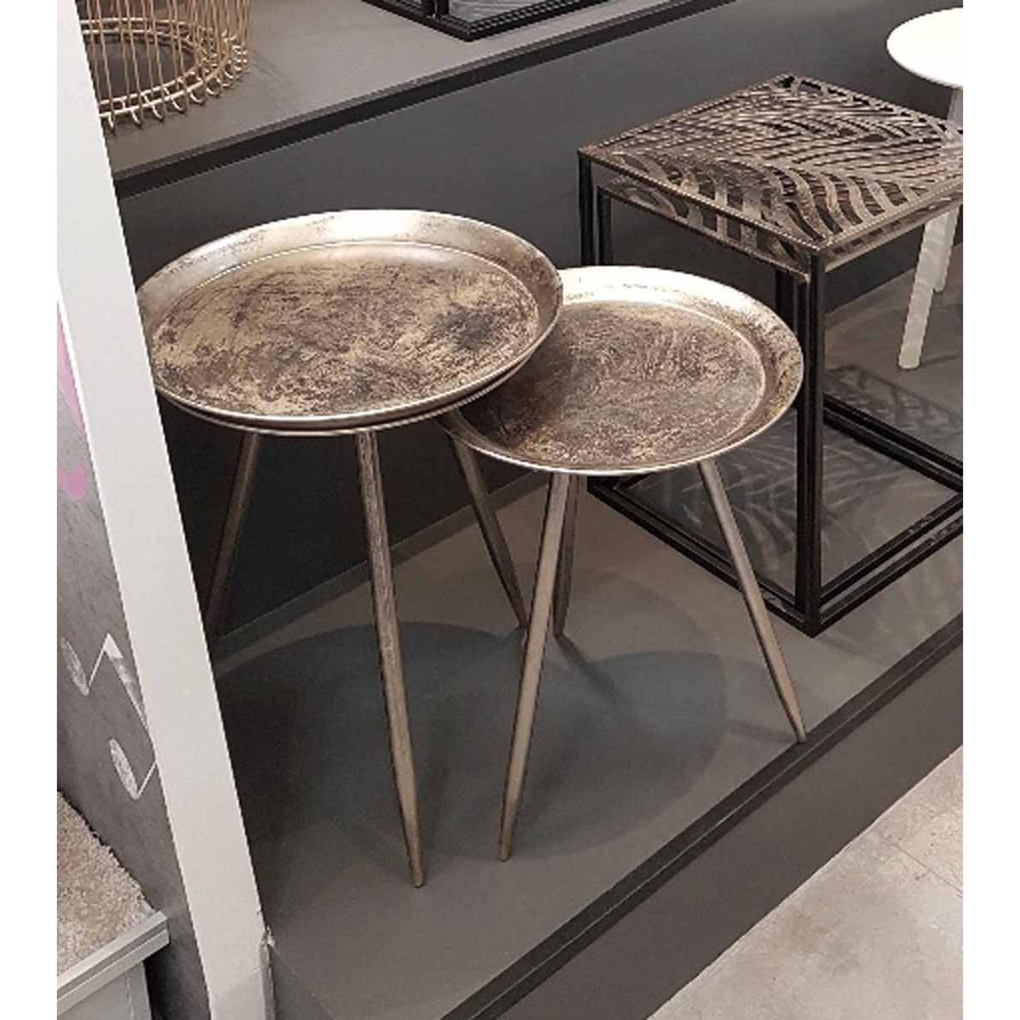 Voir la diapositive 3 : Paris Prix Table d'appoint antique  gujia  54cm bronze