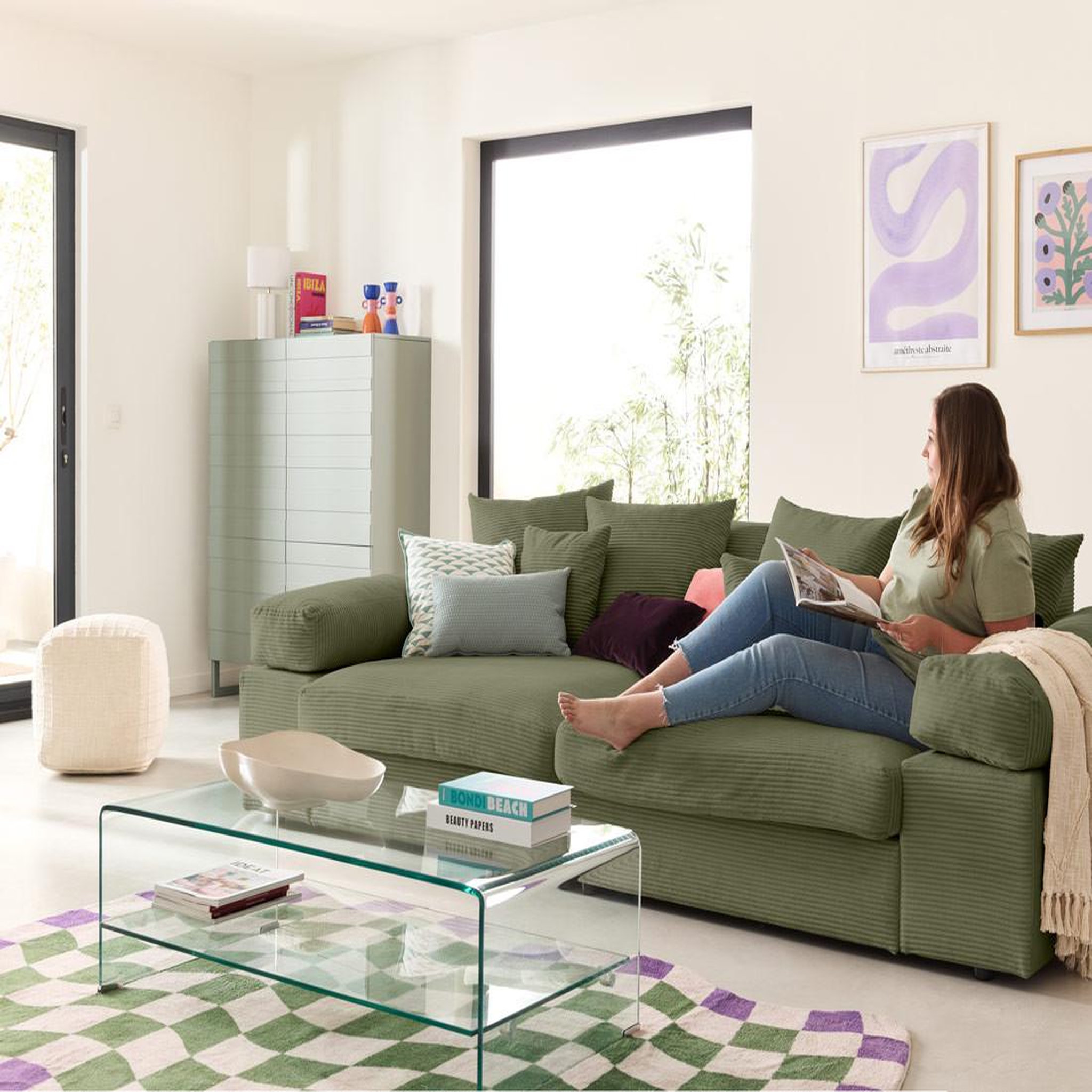 Voir la diapositive 4 : LISA DESIGN Aspen - canapé 4 places - assise profonde - velours côtelé