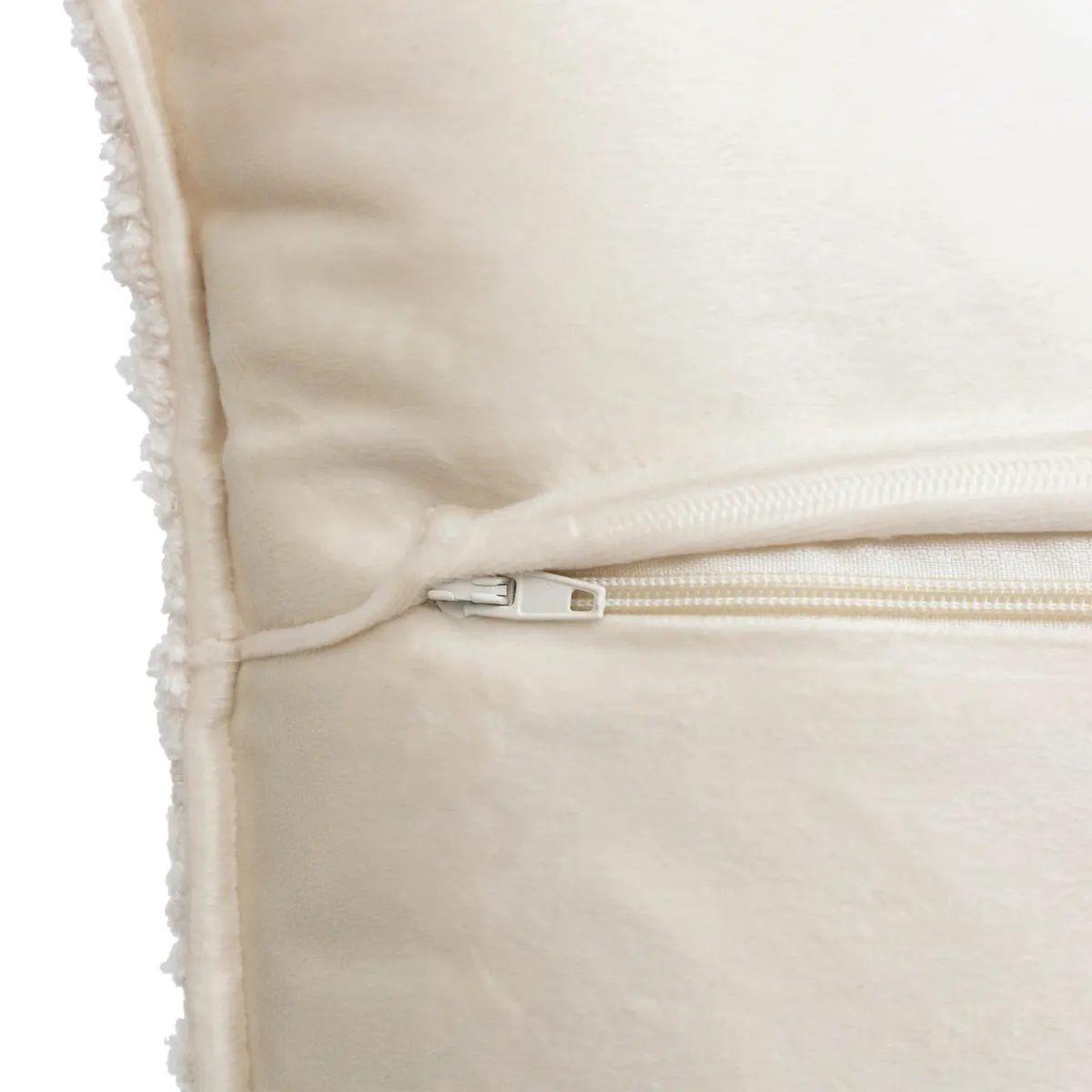 Voir la diapositive 3 : ATMOSPHERA Coussin déco bouclette  soana  45x45 ivoire