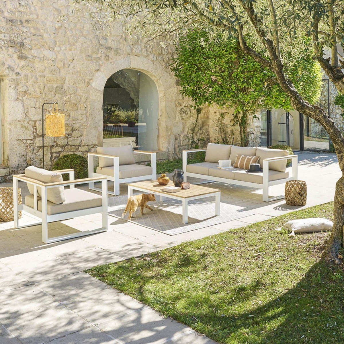 HESPERIDE Salon de jardin Emperia en aluminium et acacia