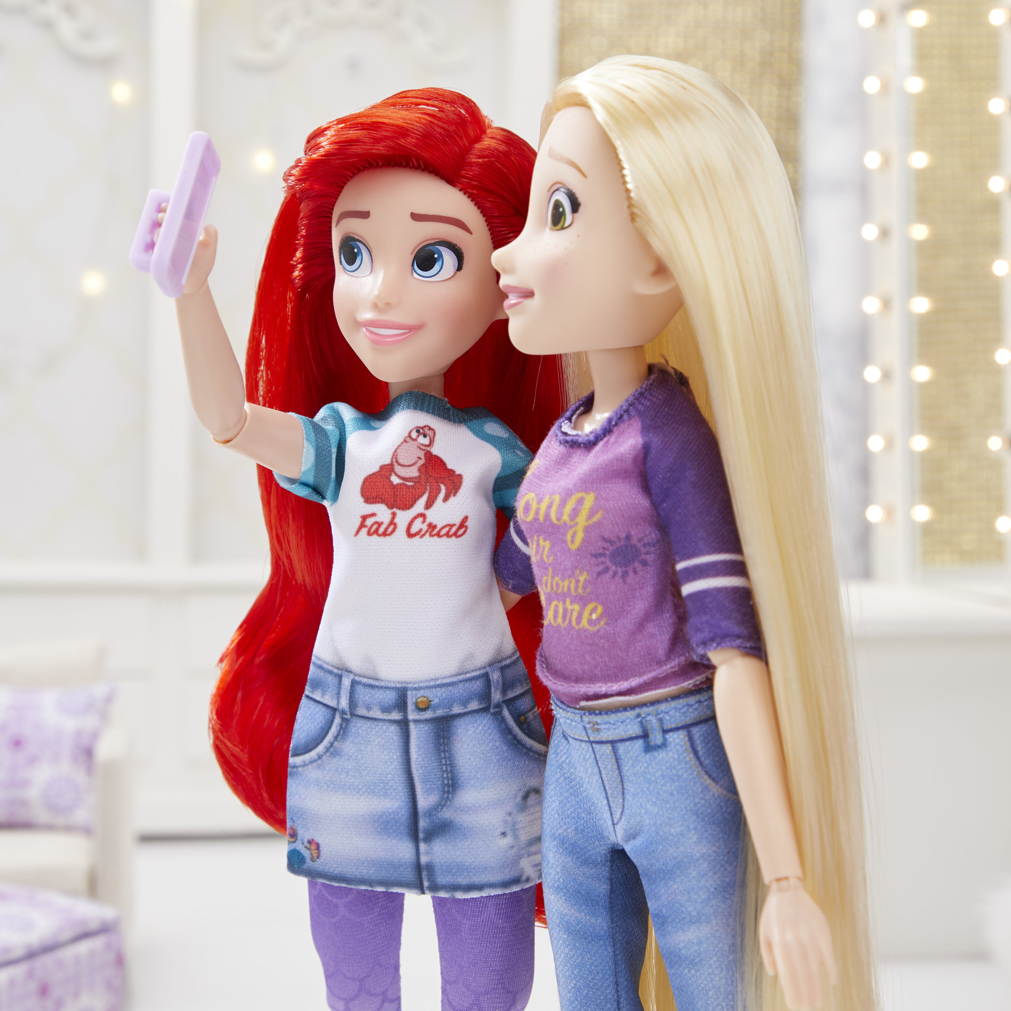 Voir la diapositive 2 : HASBRO Poupée princesse Disney Ariel avec tenue et accessoires