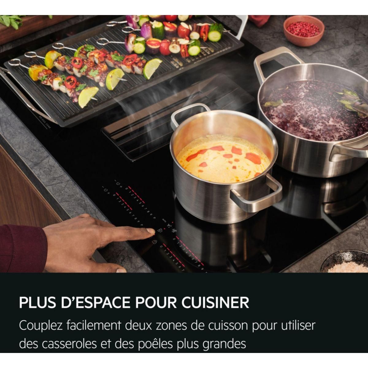 AEG Plaque induction aspirante TH84CB03CB