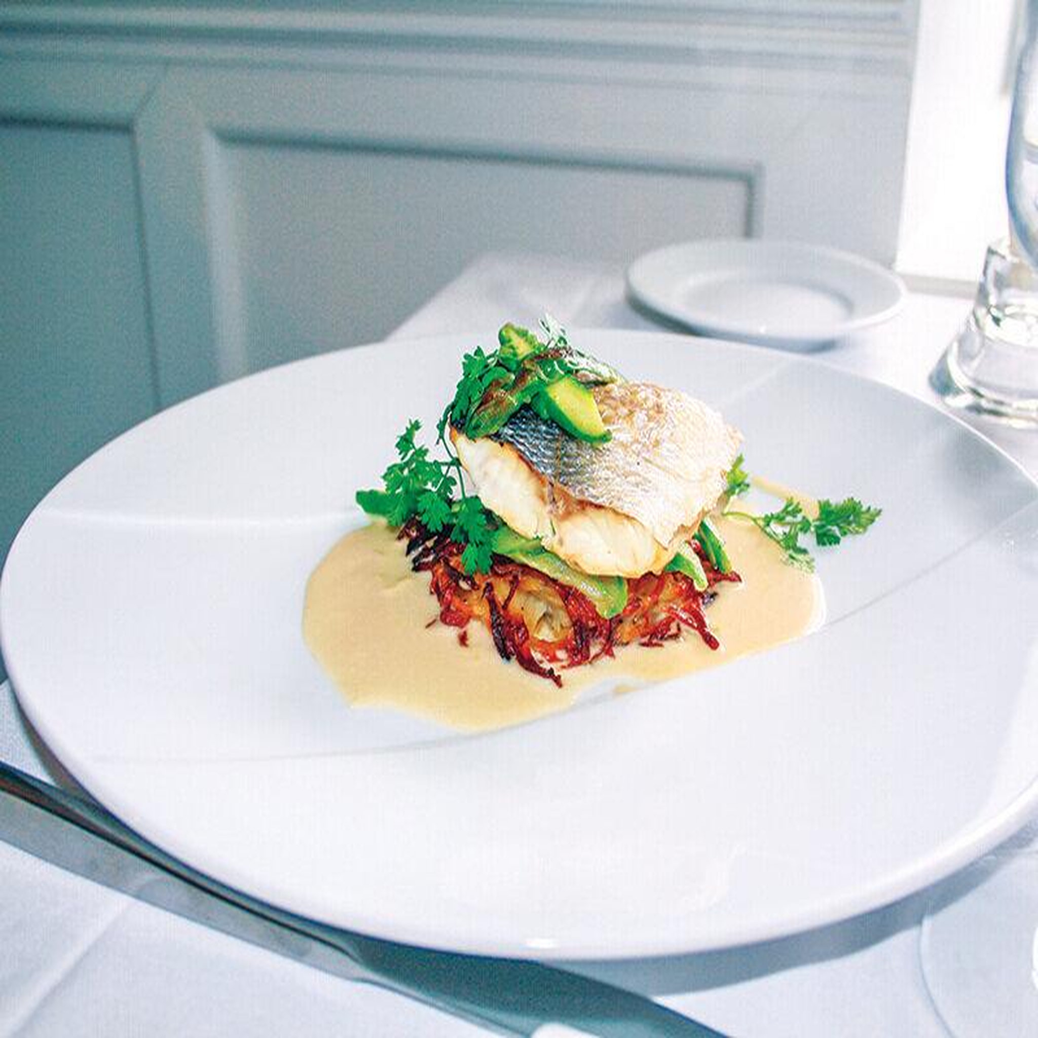 Voir la diapositive 3 : Smartbox Dîner menu 3 plats à une table exquise en normandie - coffret cadeau gastronomie