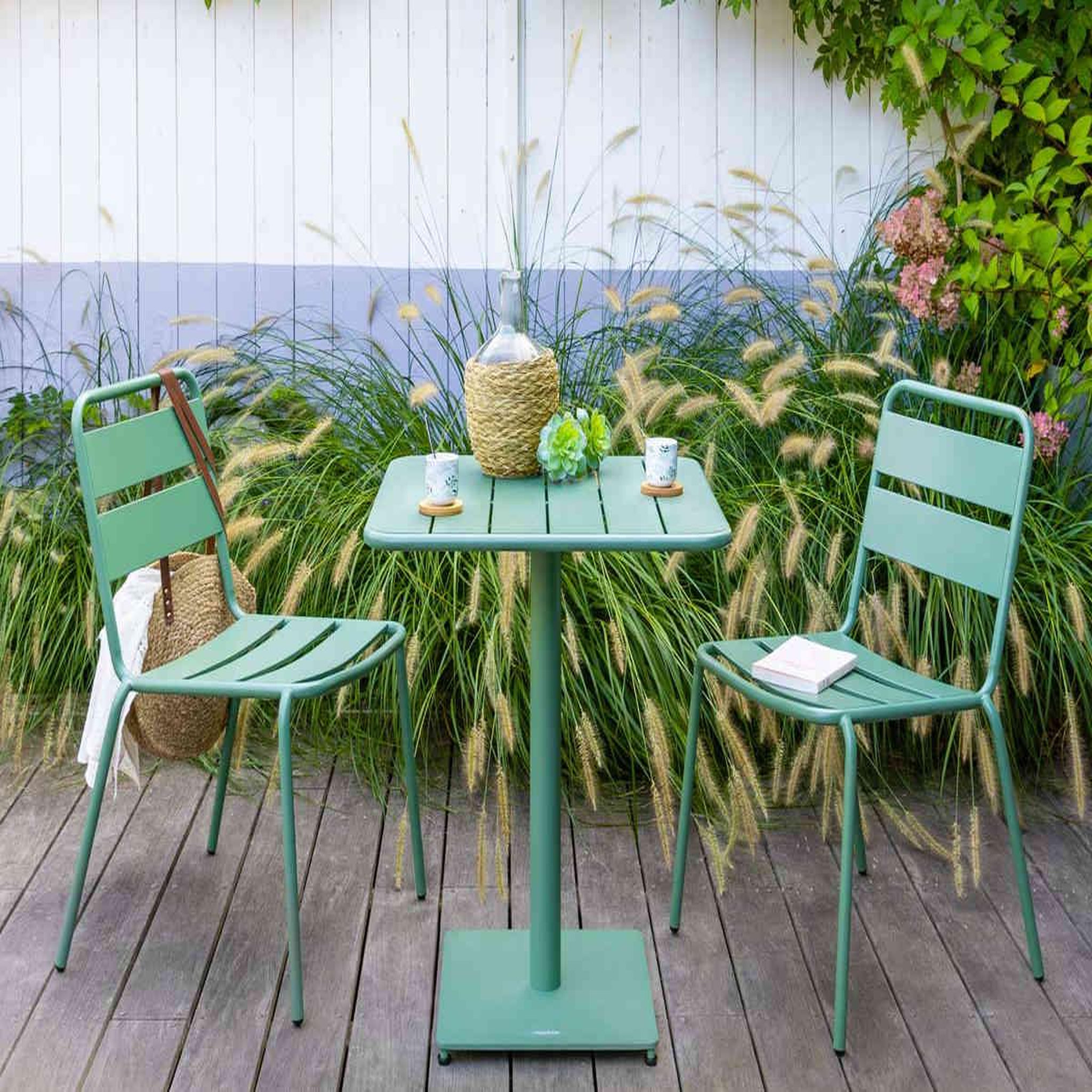 Voir la diapositive 3 : HESPERIDE Table de jardin carrée Phuket Olive 65 x 65 cm - 2 places - Hespéride
