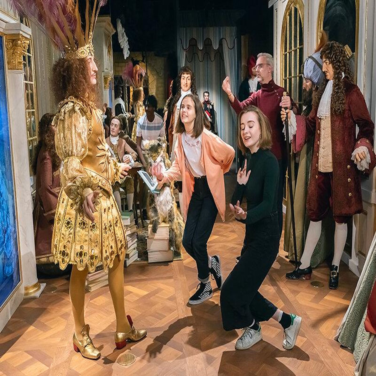 Smartbox Journée fascinante au musée Grévin de Paris en 2026 pour 2 adultes et 1 enfant - Coffret Cadeau Multi-thèmes