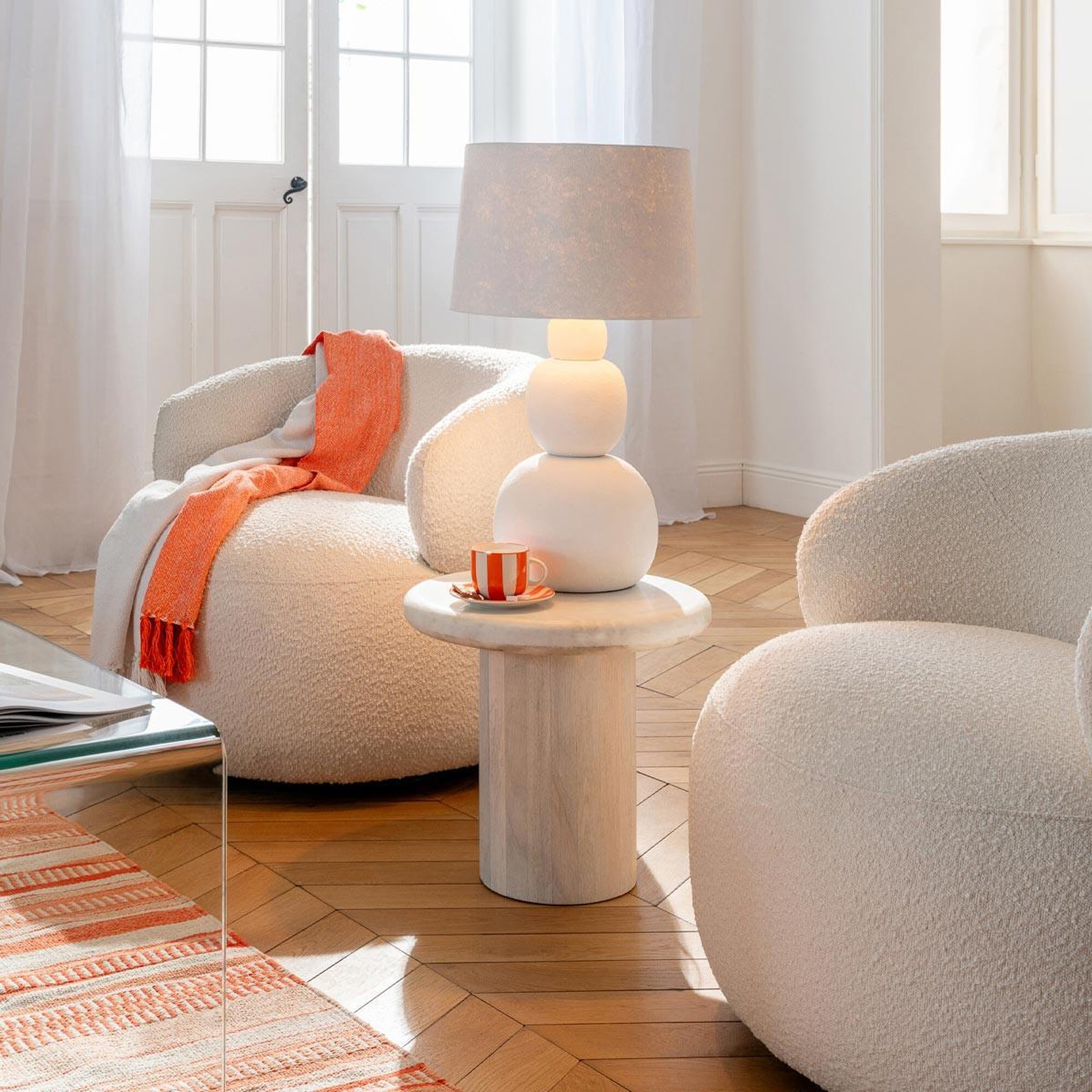 Voir la diapositive 4 : J-LINE Table d'appoint en marbre  noor  46cm blanc cassé