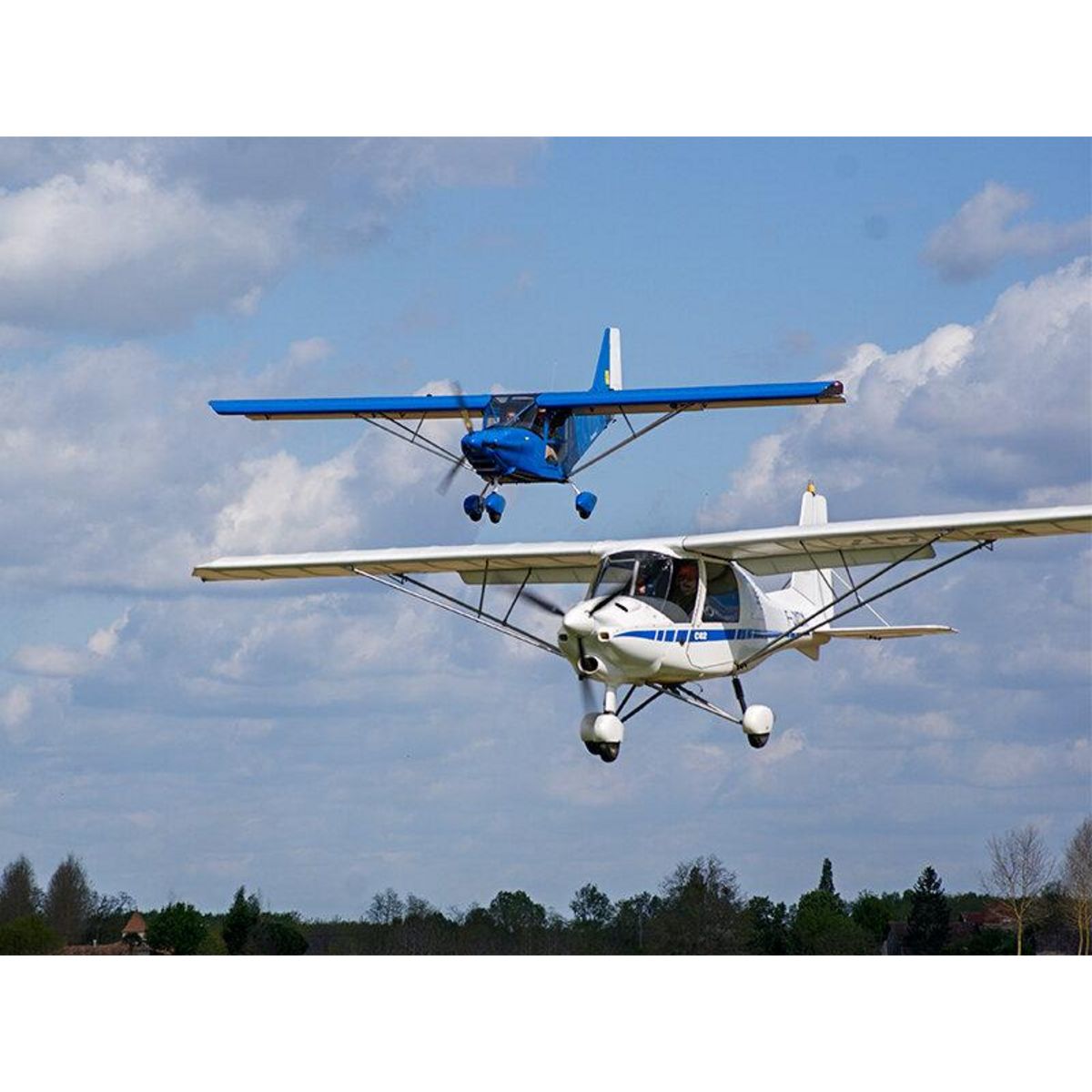 Smartbox Vol de 45 min en ULM multiaxes près de Nîmes - Coffret Cadeau Sport & Aventure