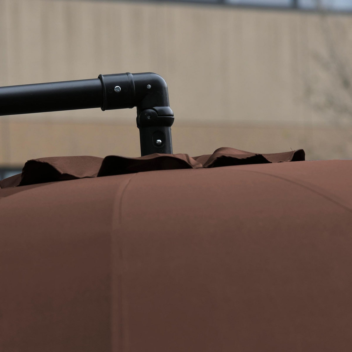 OUTSUNNY Parasol déporté rond inclinable manivelle piètement mât métal. dim. Ø 2,96 x 2,6H m polyester haute densité chocolat