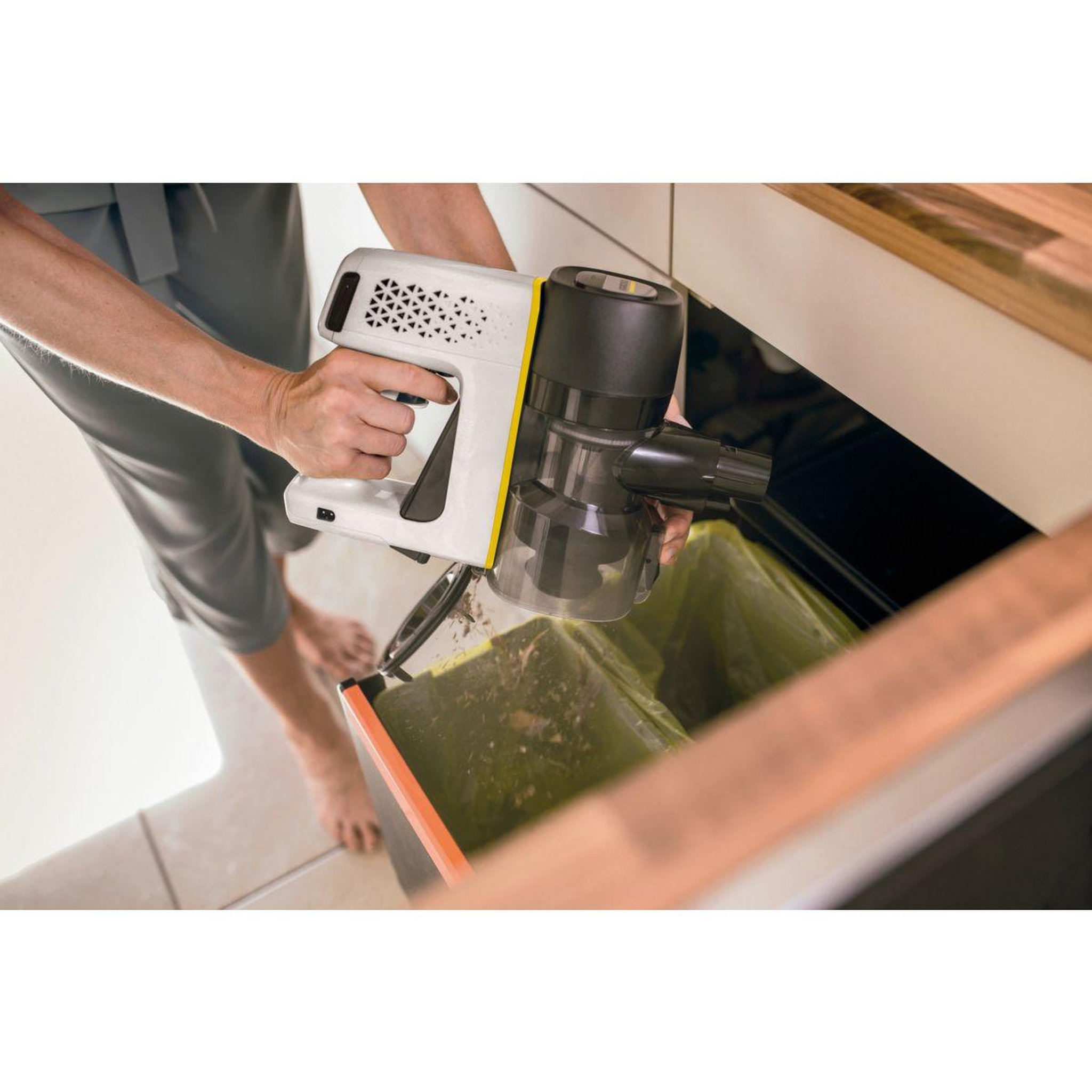 Voir la diapositive 3 : KARCHER Aspirateur balai VC 4 Cordless myHome white