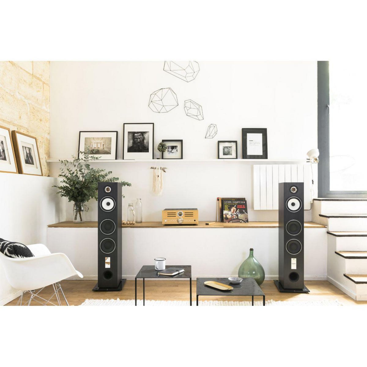 Triangle Enceinte colonne Antal esprit EZ bois noir