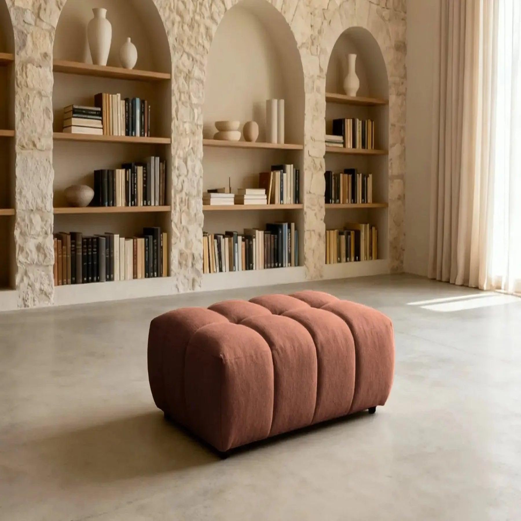 Voir la diapositive 2 : CASANOVA PARIS Alexia - pouf tissu bouclette