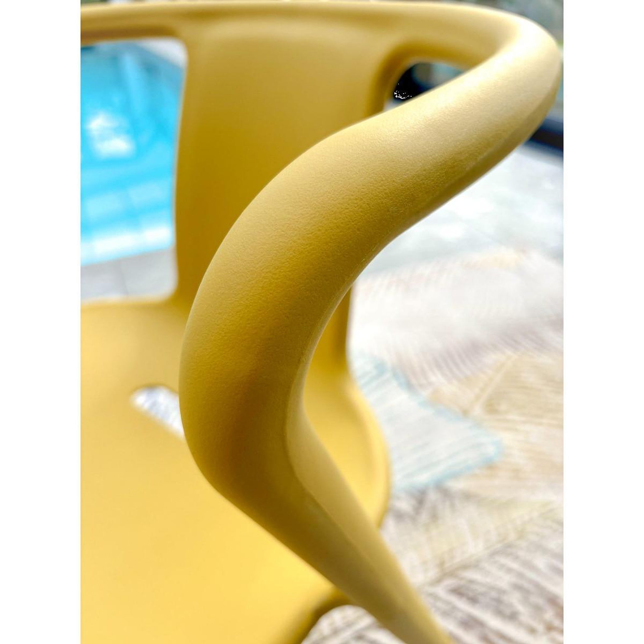 Voir la diapositive 2 : Paris Prix Lot de 2 fauteuils de jardin empilables  diego  72cm moutarde