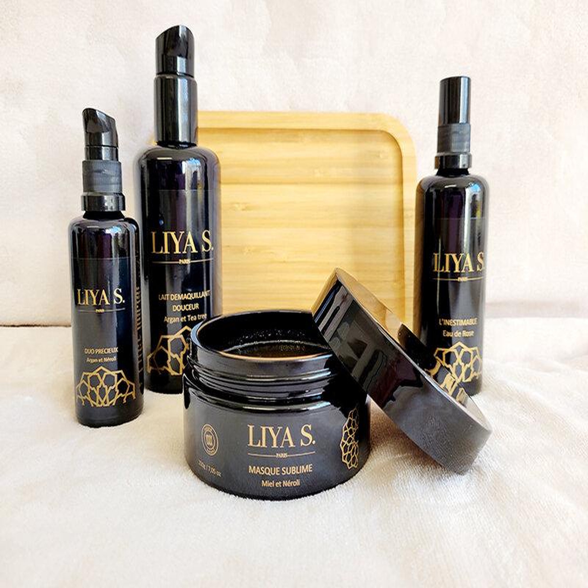 Voir la diapositive 4 : Smartbox Coffret de soins du visage d'exception - Coffret Cadeau Bien-être