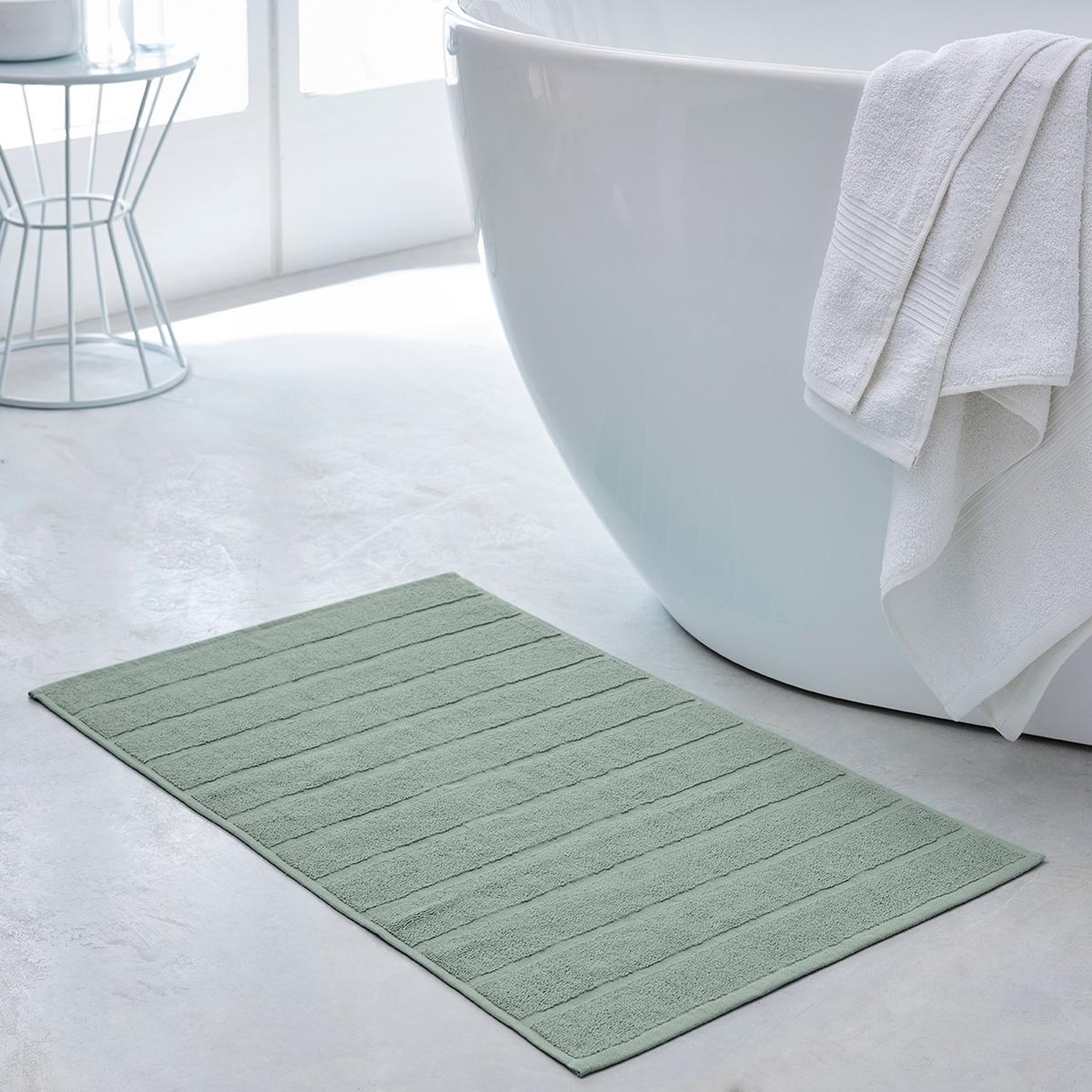 Voir la diapositive 1 : TODAY Tapis de bain uni en coton 700 g/m²
