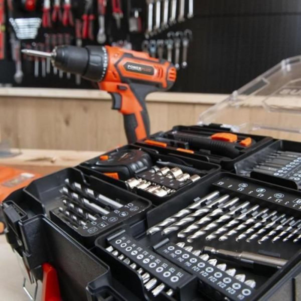 MARKET24 Perceuse-Visseuse sans Fil 20V avec 2 batteries 20V, 1 chargeur et malette - Dual Power - POWDP15301