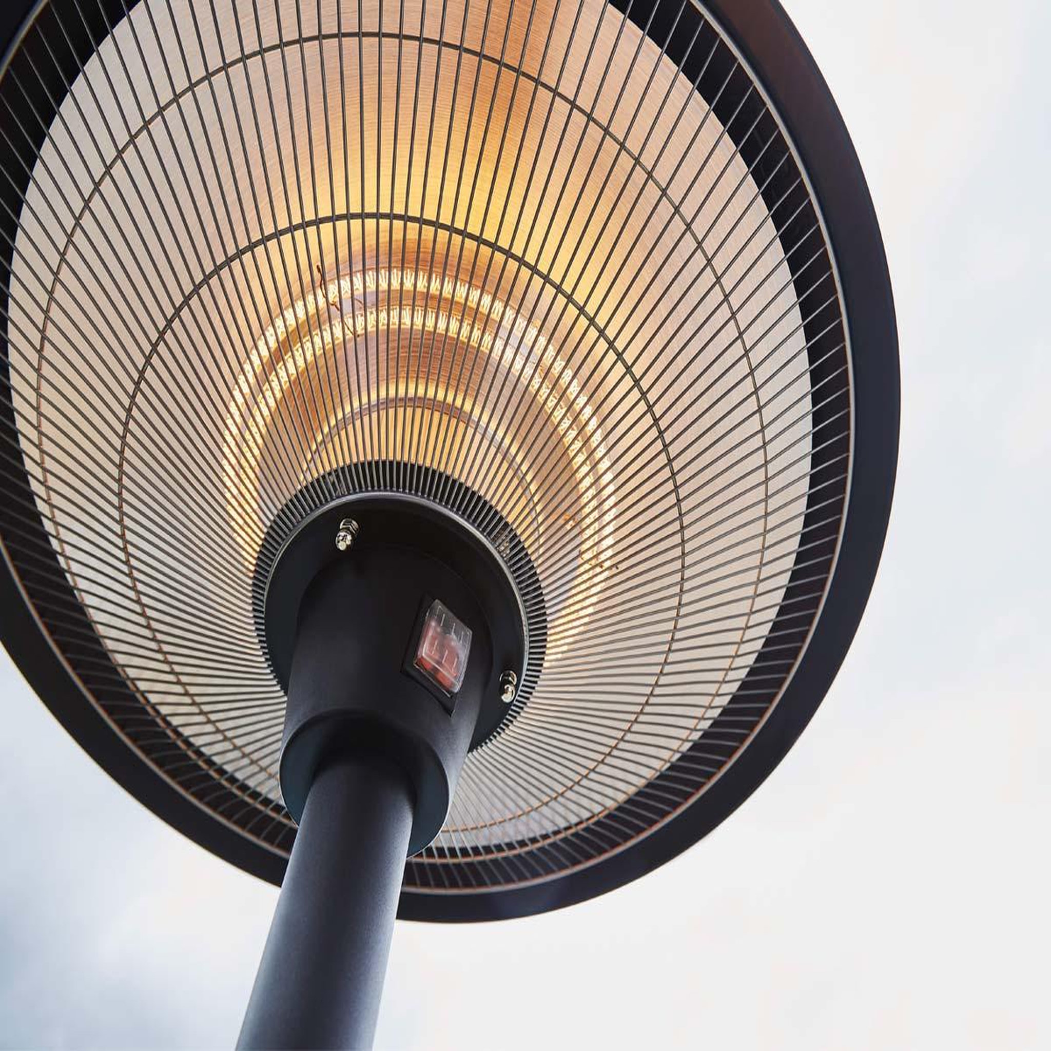 Voir la diapositive 2 : FAVEX Parasol chauffant électrique Milan noir - Favex