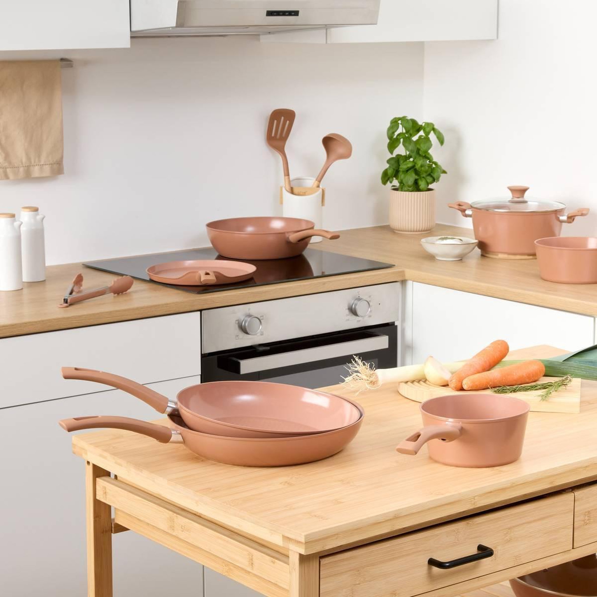 Voir la diapositive 6 : FIVE Casserole en aluminium forgé  harmony  20cm rose
