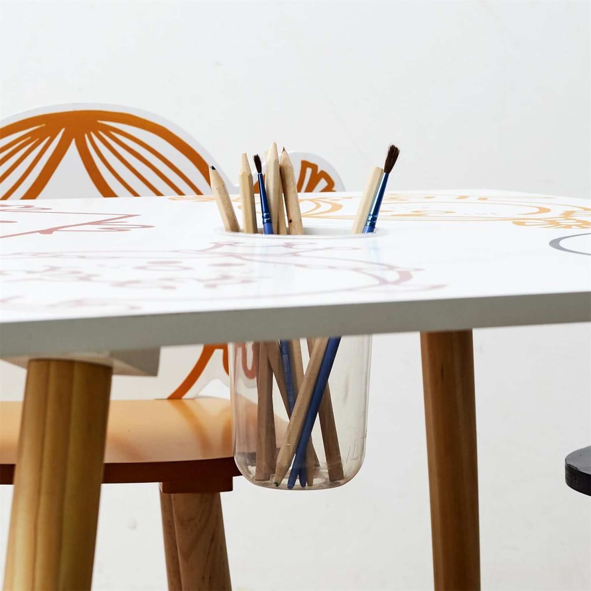 Voir la diapositive 6 : The Home Deco Factory Table enfant  monsieur & madame®  60cm multicolore