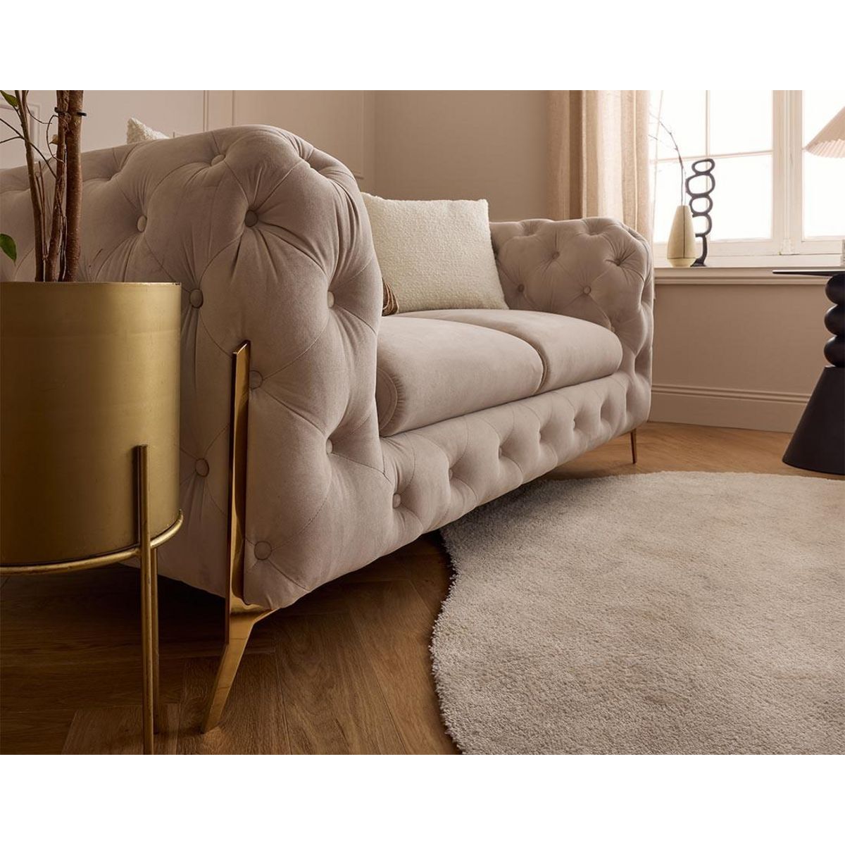 LISA DESIGN Camden - canapé 2 places chesterfield en velours - pieds en métal doré