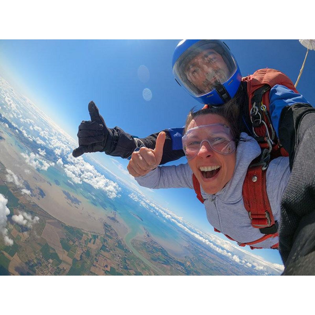 Smartbox Saut en parachute au-dessus du bassin de Marennes-Oléron - Coffret Cadeau Sport & Aventure