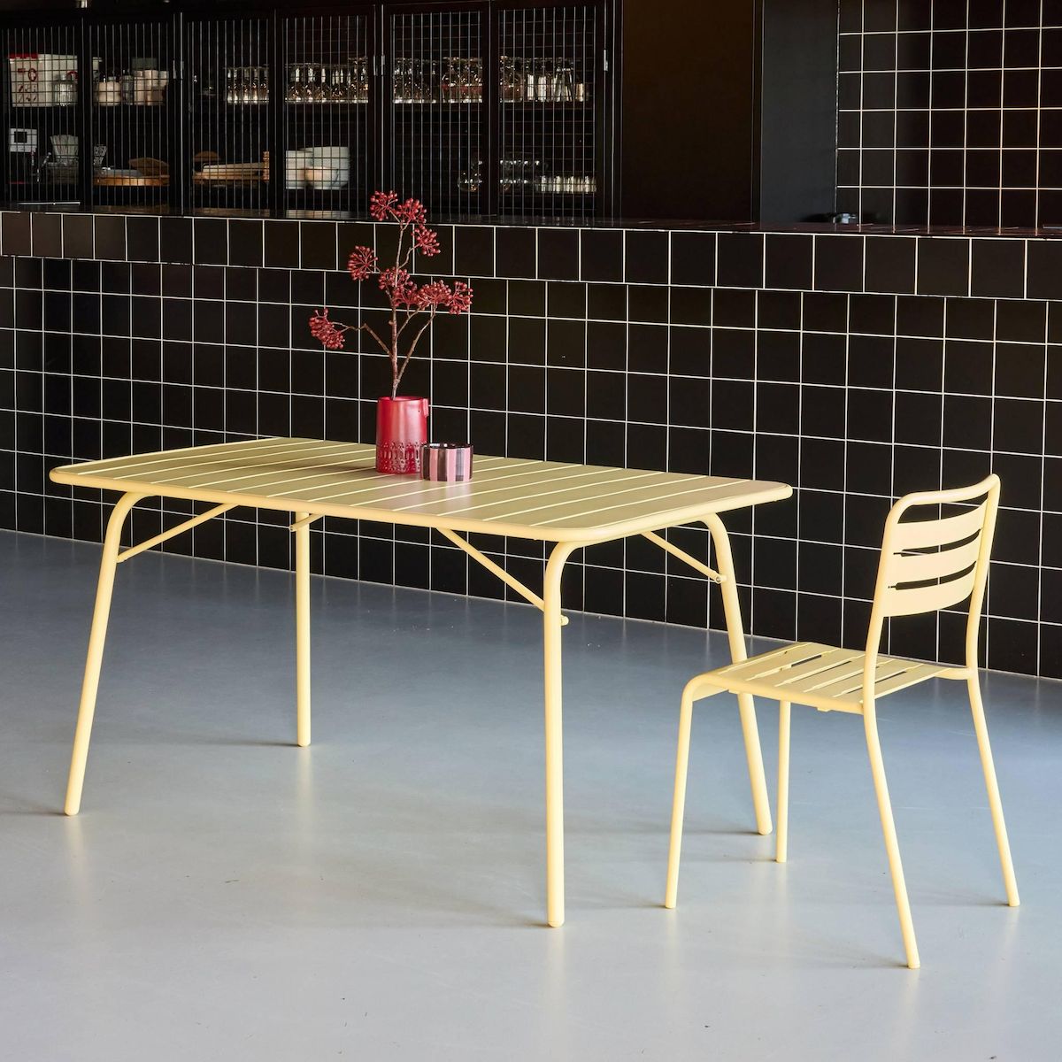 SWEEEK Table de jardin pliante métal 6 places, Amelia 141,2 x 80 x 72,5cm