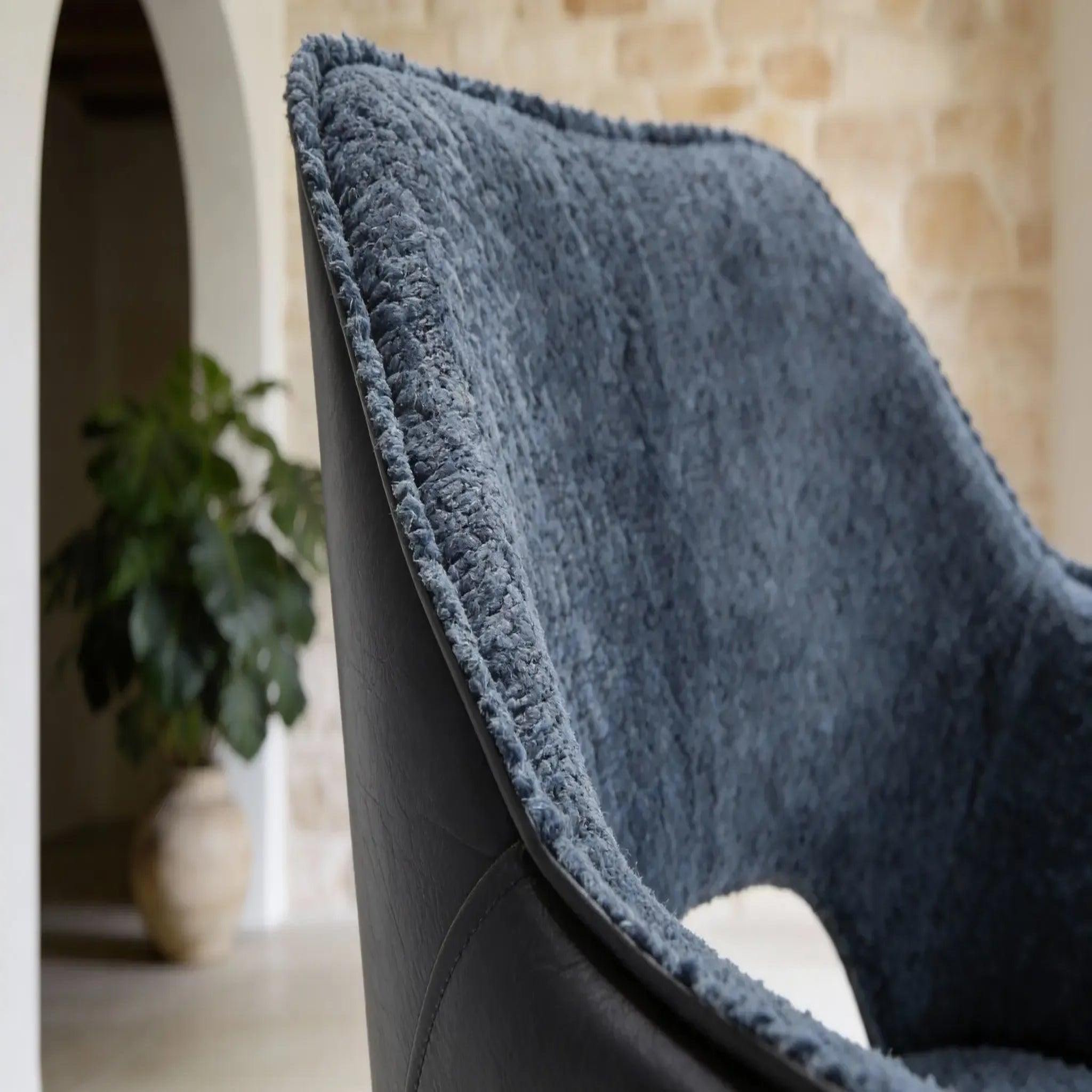 Voir la diapositive 4 : CASANOVA PARIS Olya - lot de 2 chaises pieds en métal noir