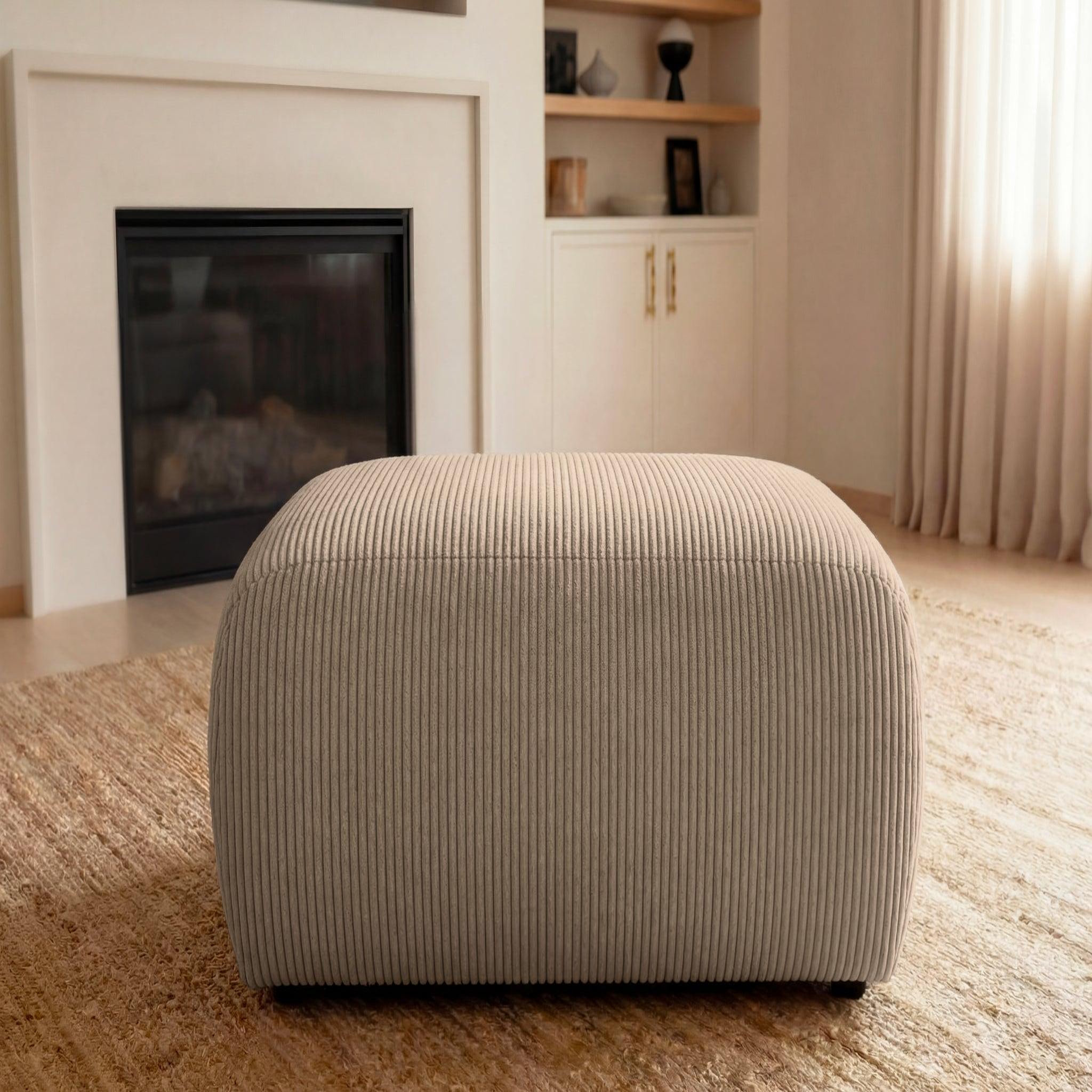 Voir la diapositive 3 : CASANOVA PARIS Sacha - pouf en velours côtelé 105x57x40