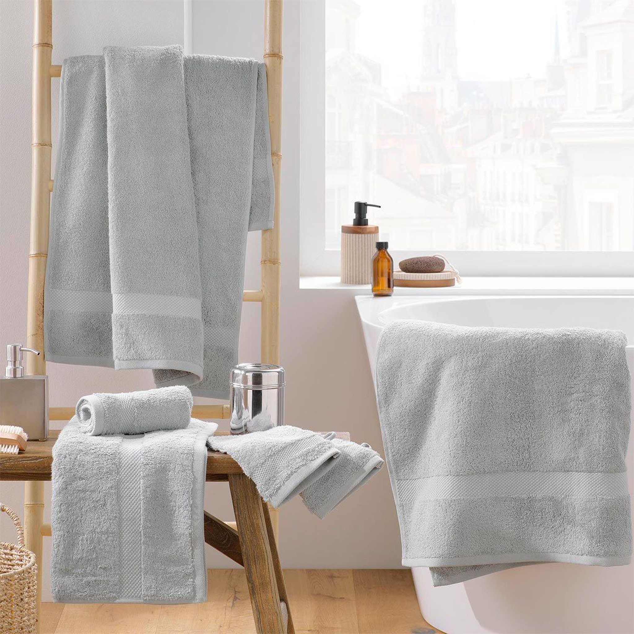 Voir la diapositive 4 : Douceur d'Intérieur Serviette Invité  Elegance  30x50cm Gris Perle
