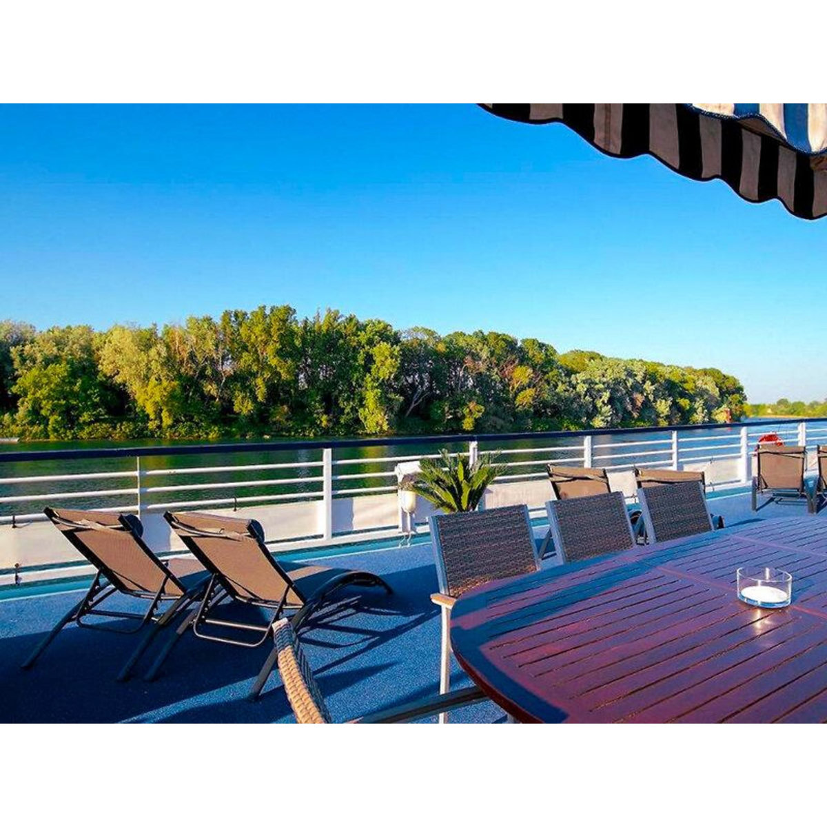 Smartbox 2 jours à bord d'un bateau-hôtel avec champagne au cœur d'Avignon - Coffret Cadeau Séjour