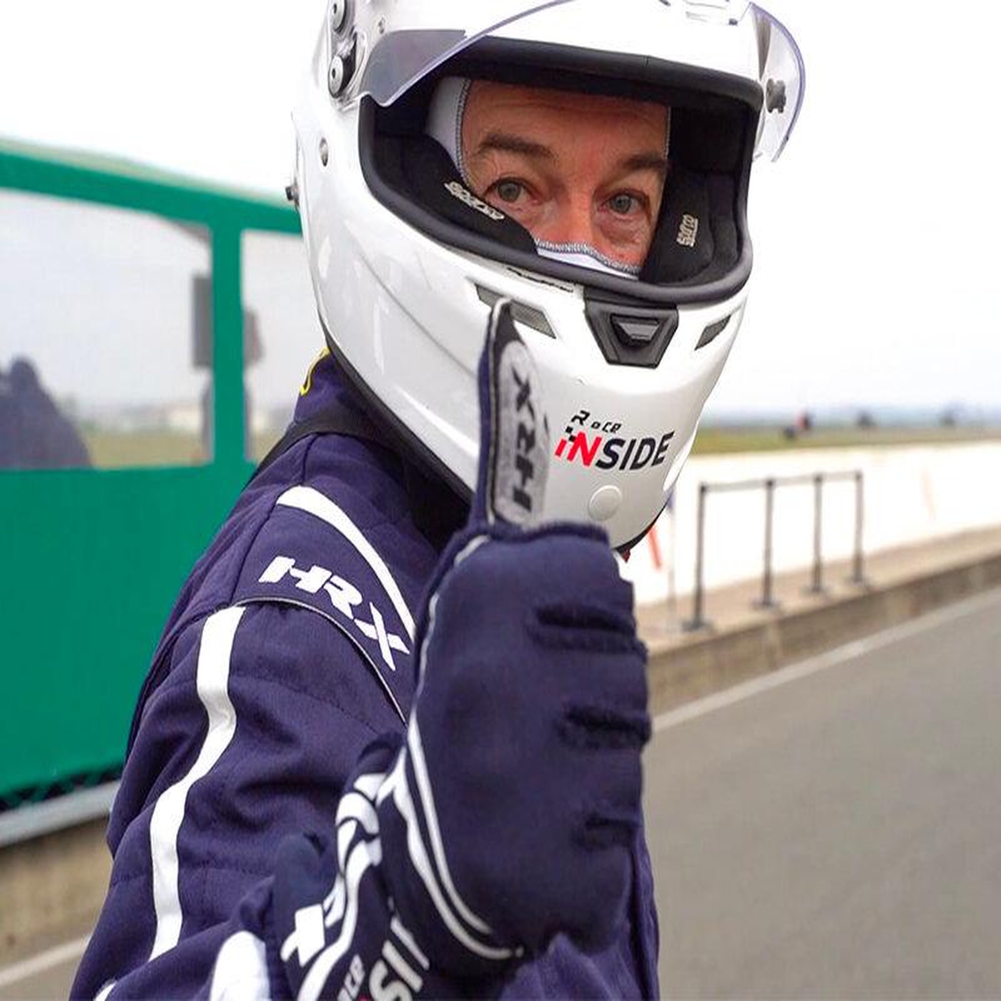 Voir la diapositive 4 : Smartbox Stage de pilotage : 10 tours en Formule Renault 2.0 - Coffret Cadeau Sport & Aventure