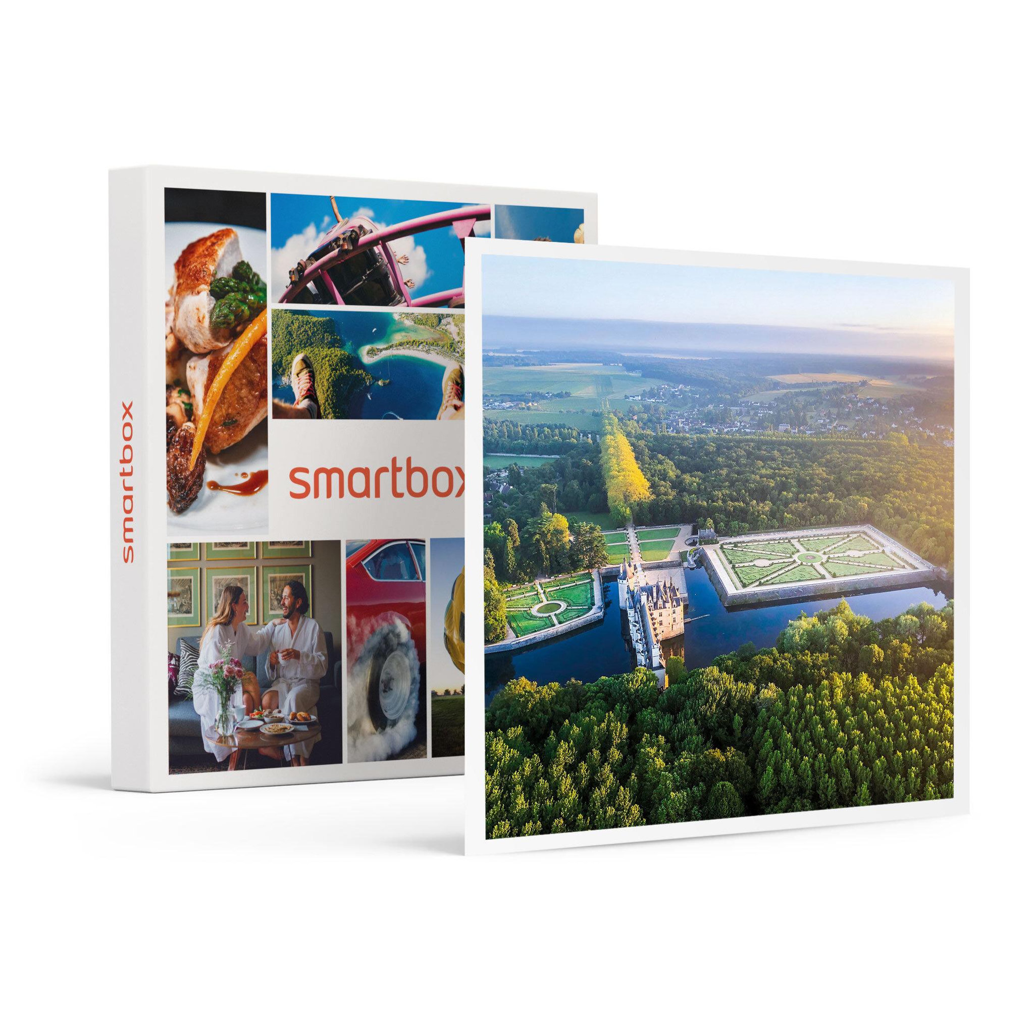 Voir la diapositive 1 : Smartbox Vol en hélicoptère de 25 min pour 2 au-dessus des châteaux de Tours et de Chenonceau - Coffret Cadeau Sport & Aventure
