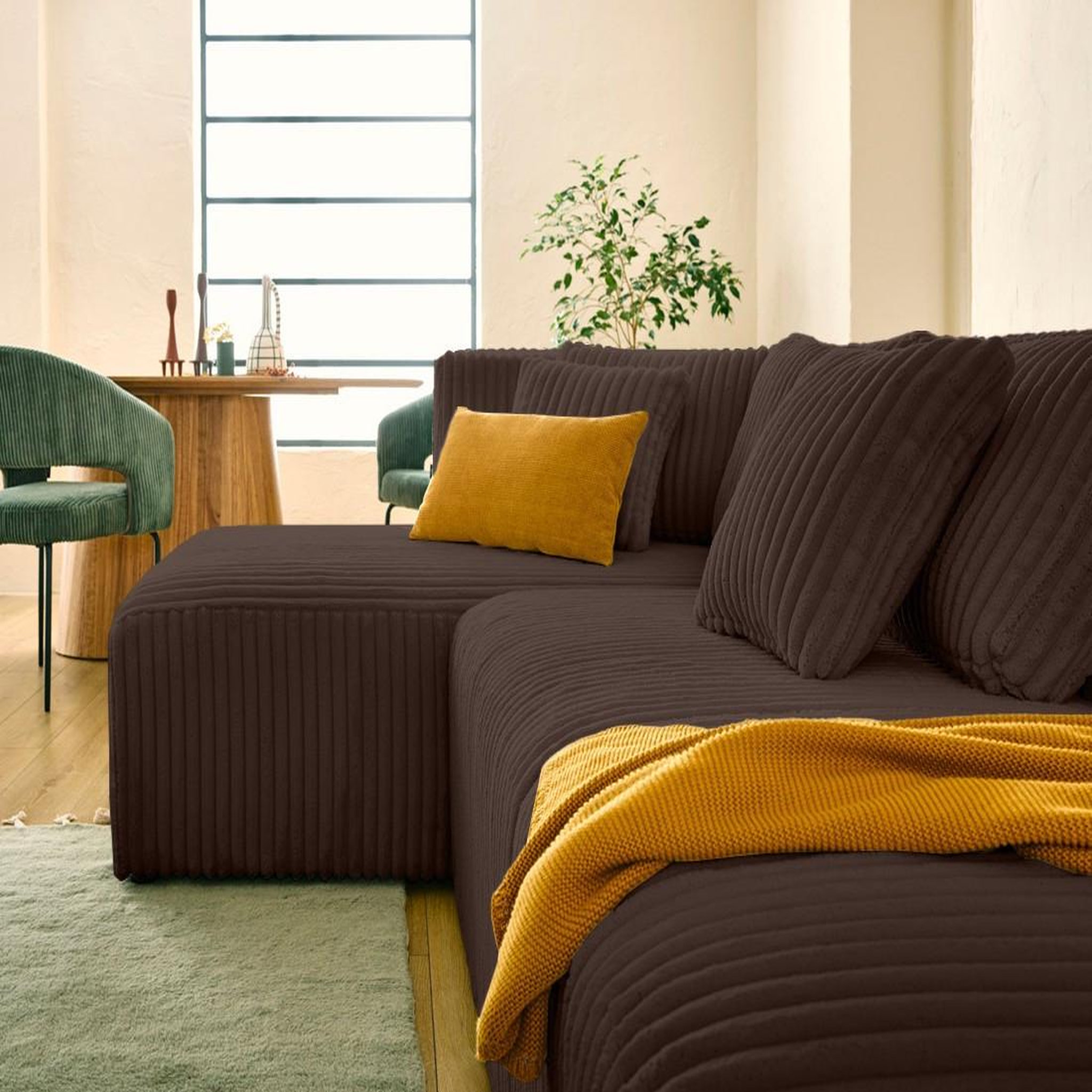 Voir la diapositive 2 : LISA DESIGN Victoire - canapé modulable d'angle gauche 4 places en velours côtelé grosses côtes
