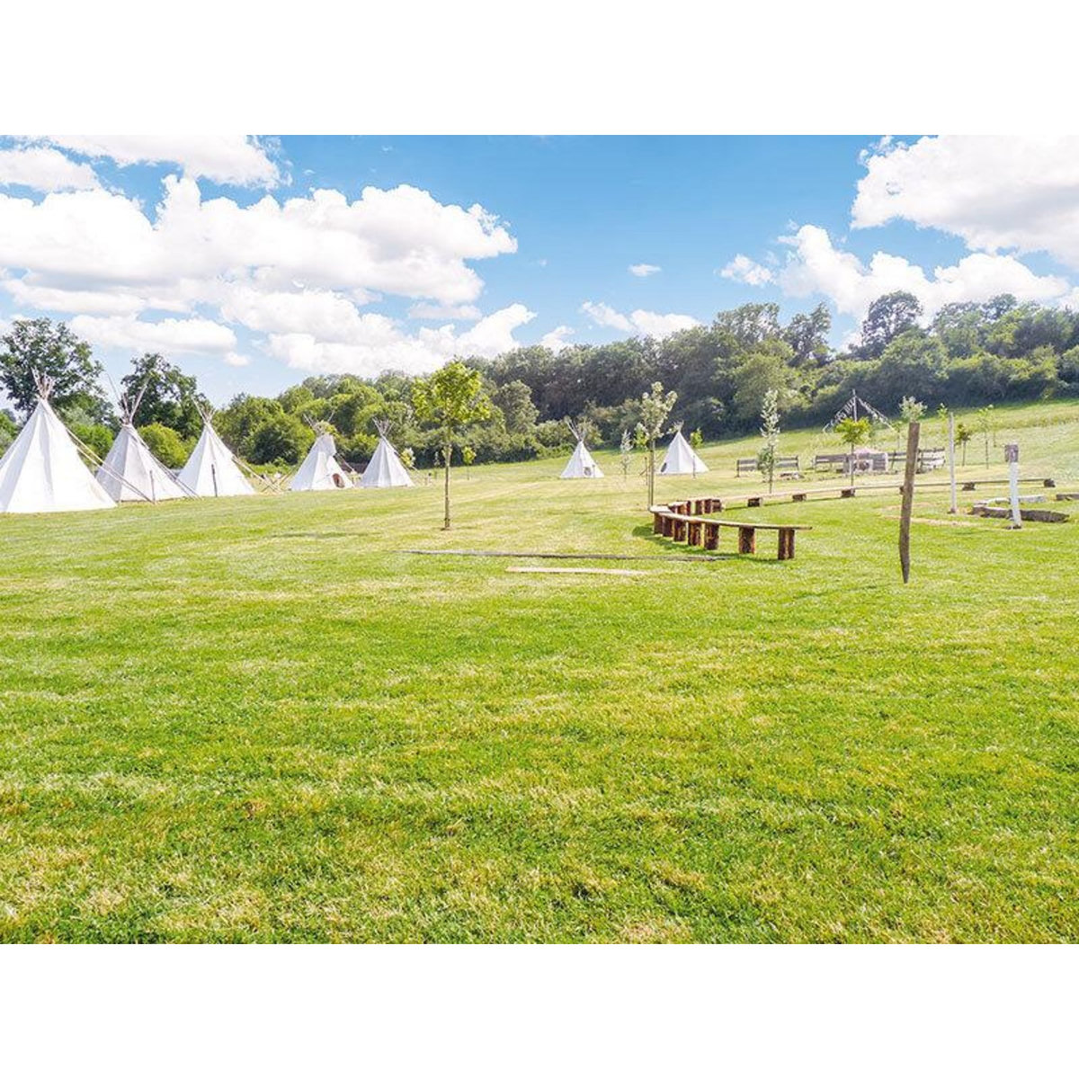 Smartbox 5 jours insolites en tipi près du Mans - Coffret Cadeau Séjour