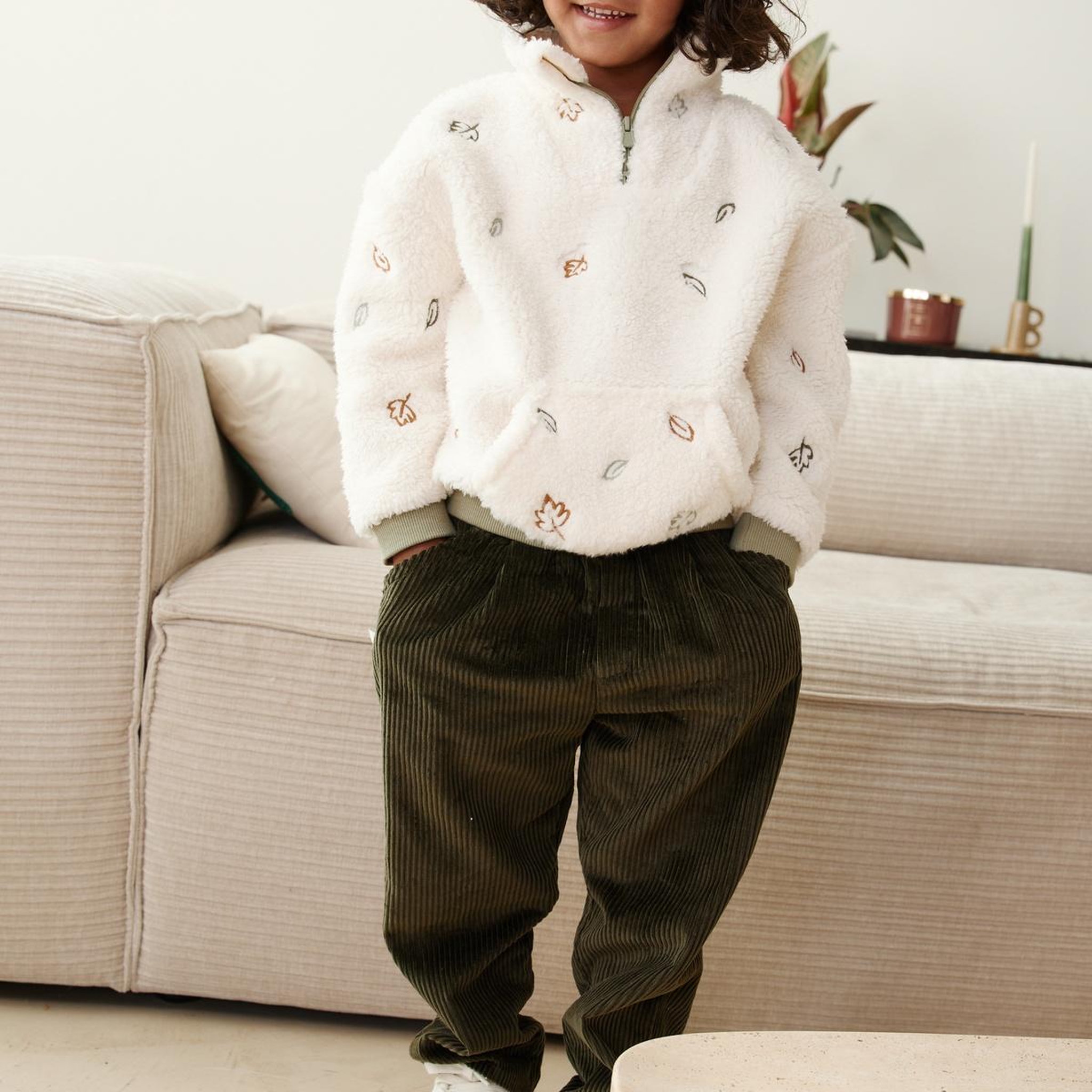 Voir la diapositive 6 : PETIT BEGUIN Pantalon bébé en velours côtelé pistache