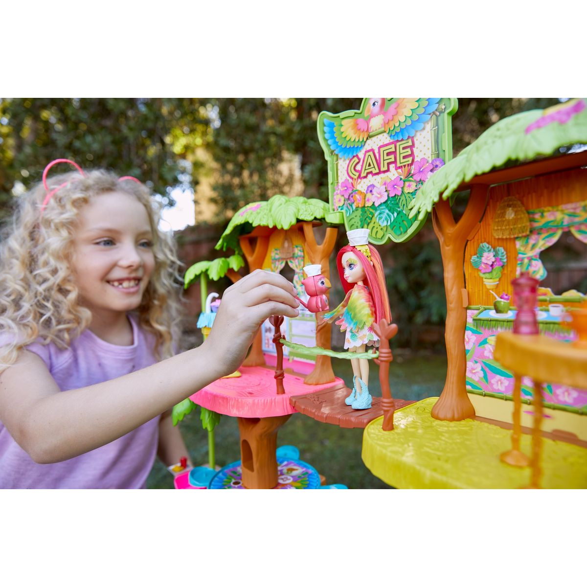 MATTEL Coffret de jeu Café Jungle Enchantée avec mini-poupée Sheeny et perroquet Peeki - Enchantimals