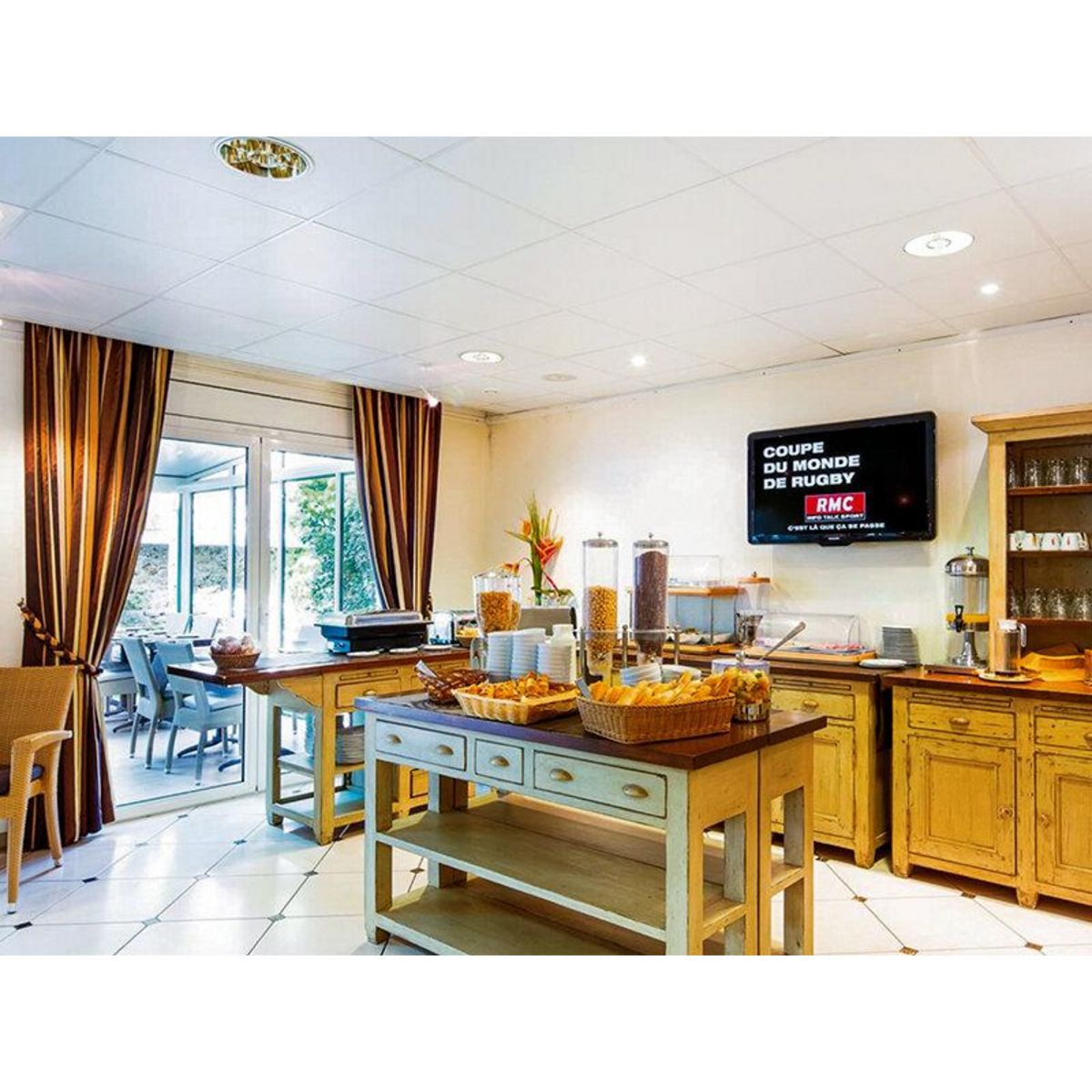 Smartbox 2 jours en appartement en hôtel 4* à Deauville avec accès illimité à l'espace bien-être - Coffret Cadeau Séjour