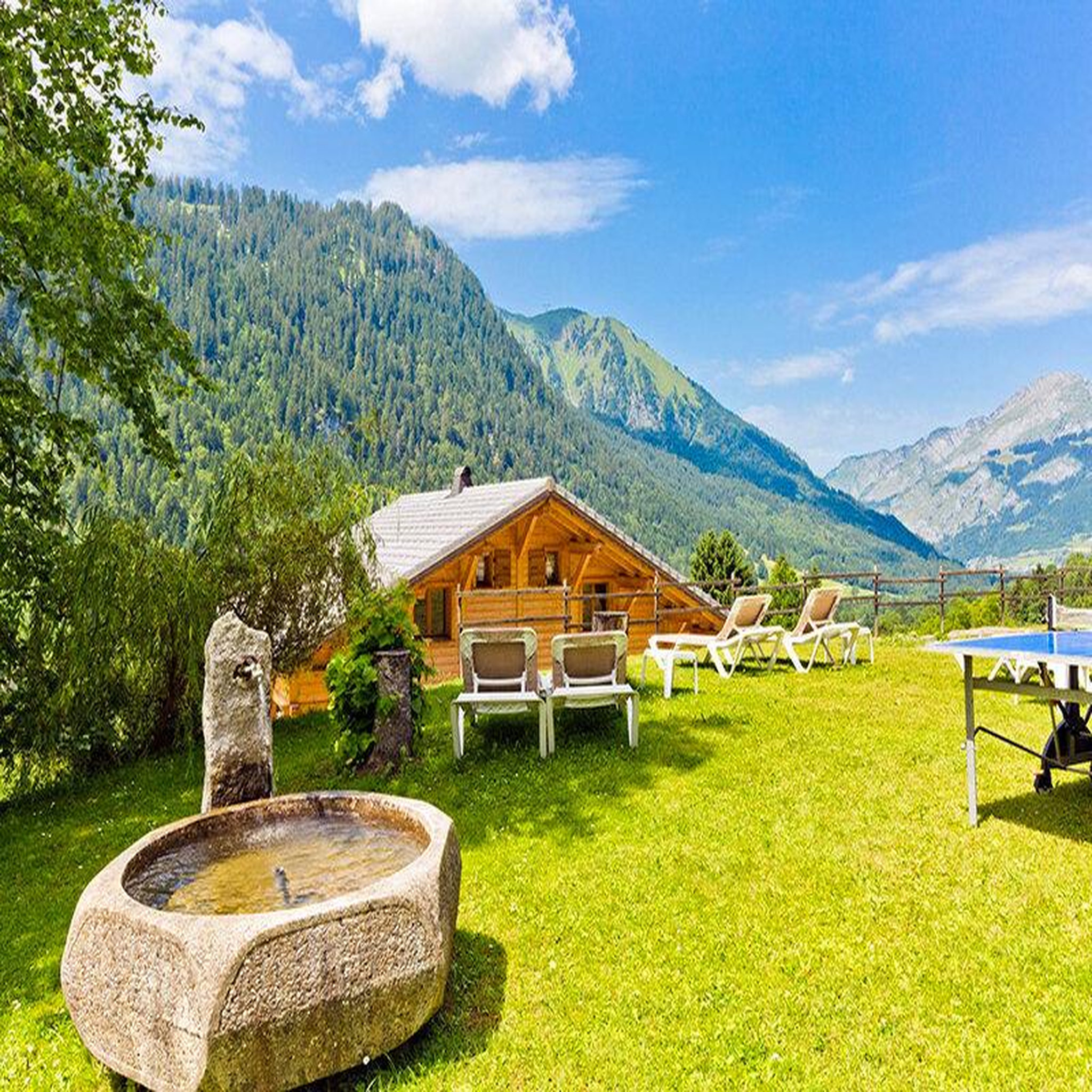 Voir la diapositive 4 : Smartbox Séjour de 2 jours dans les alpes avec dîner 4 plats - coffret cadeau séjour