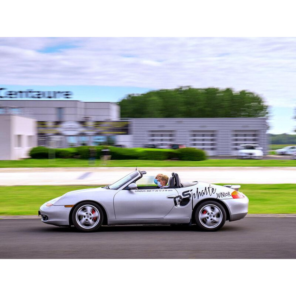 Smartbox Pilotage pour enfant : 5 tours en Porsche Boxster - Coffret Cadeau Sport & Aventure