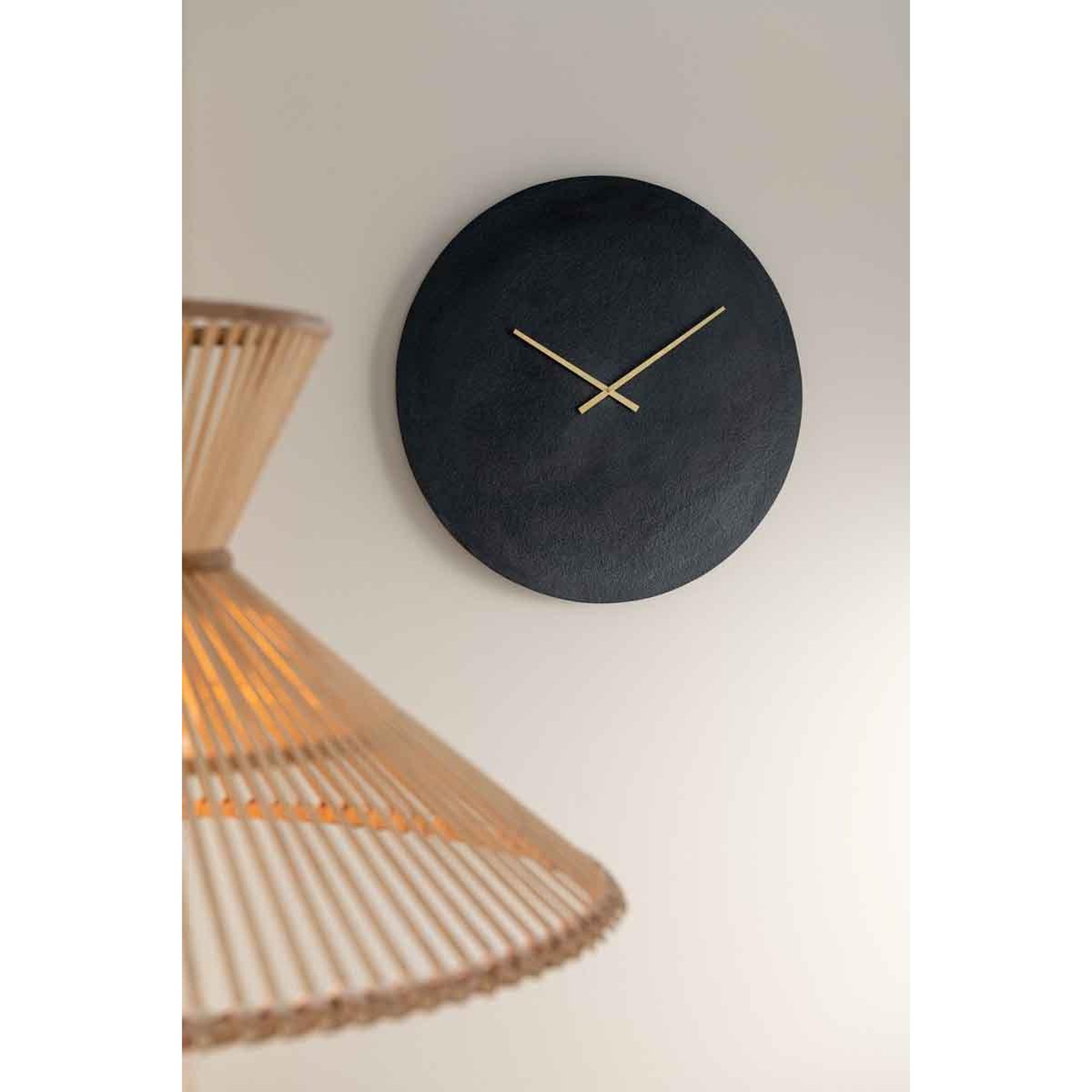 Voir la diapositive 3 : J-LINE Horloge murale en métal  matia  38cm noir