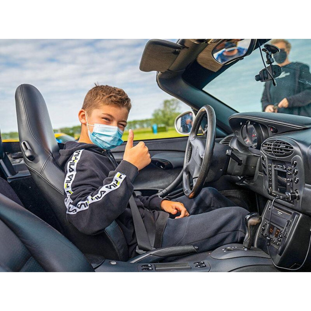 Smartbox Pilotage pour enfant : 2 tours en Porsche Boxster - Coffret Cadeau Sport & Aventure