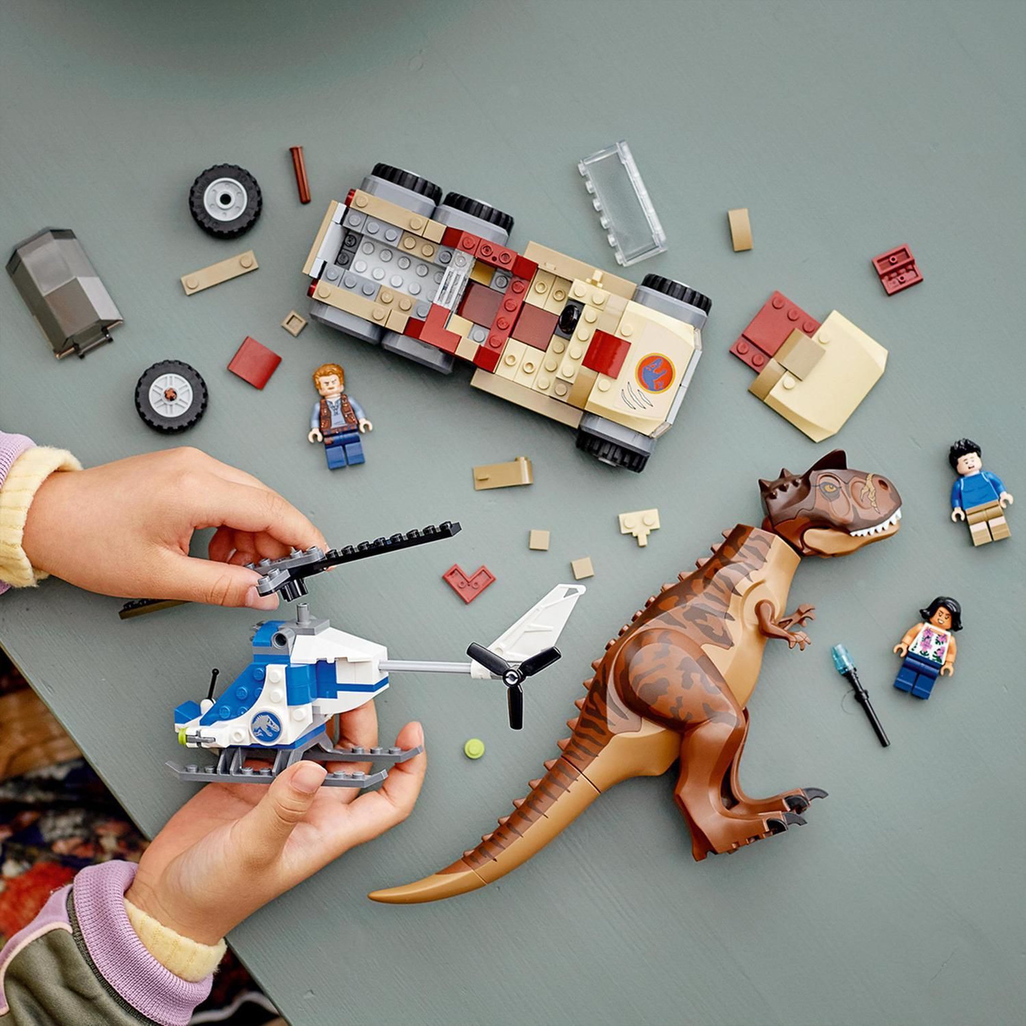 Voir la diapositive 6 : LEGO LEGO Jurassic World 76941 La Chasse du Carnotaurus, Dinosaure Jouet, pour Enfants Dès 7 Ans