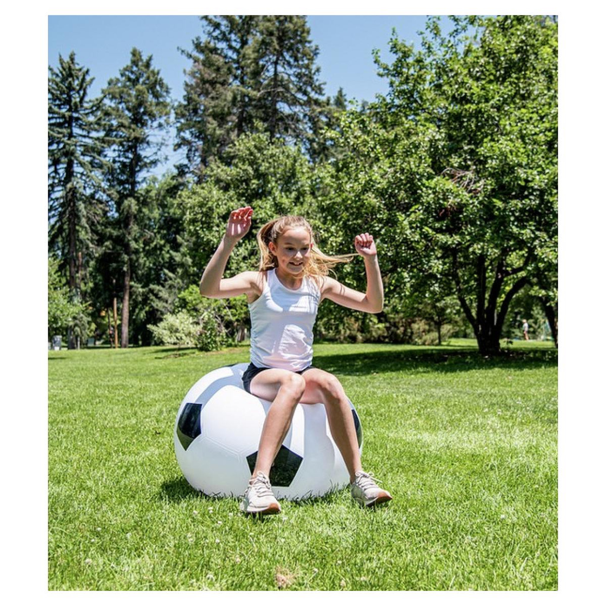 Voir la diapositive 2 : Hape Jumbo Football - Le maxi ballon de Foot