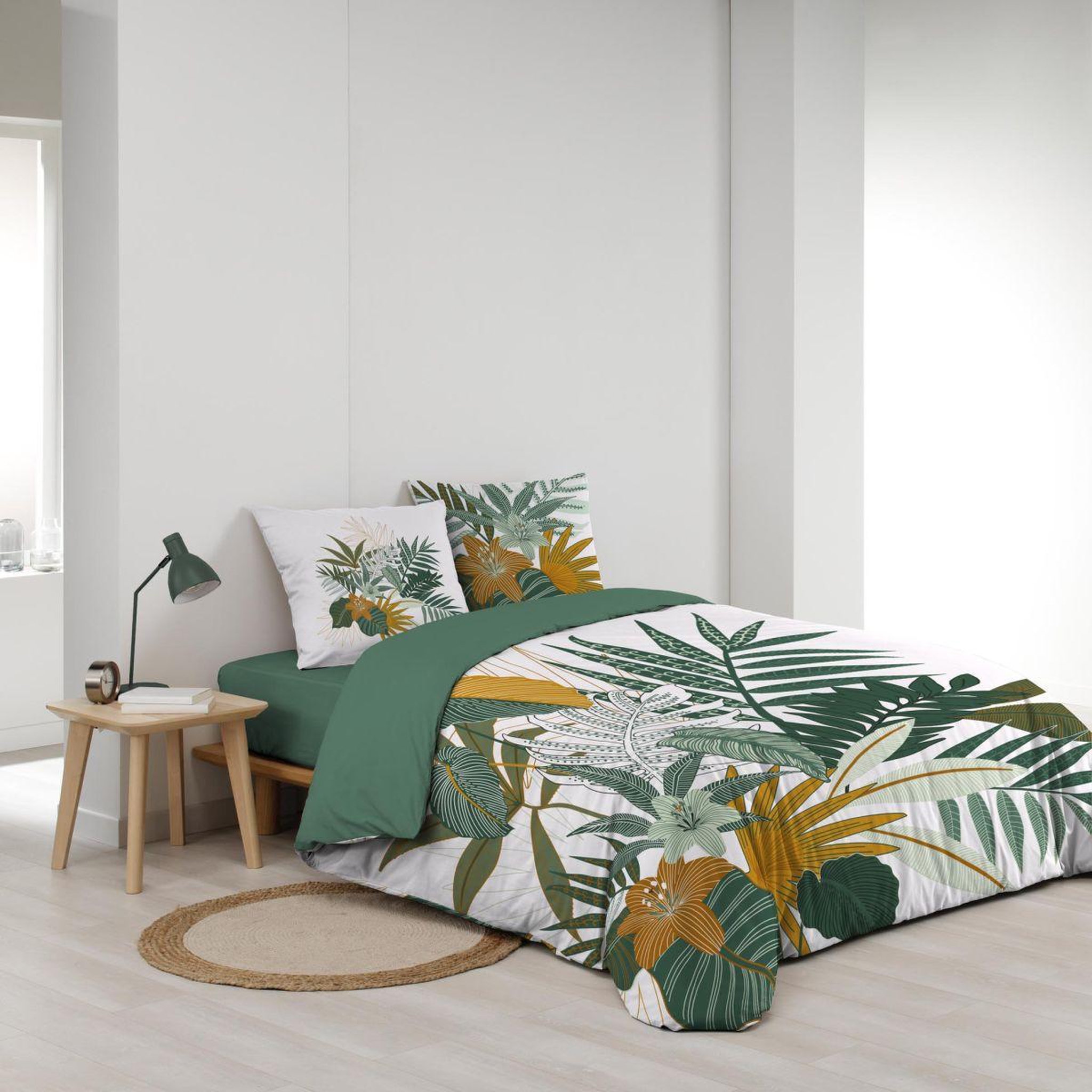 Voir la diapositive 2 : Douceur d'Intérieur Parure de lit 3 pièces  florida  260x240cm vert
