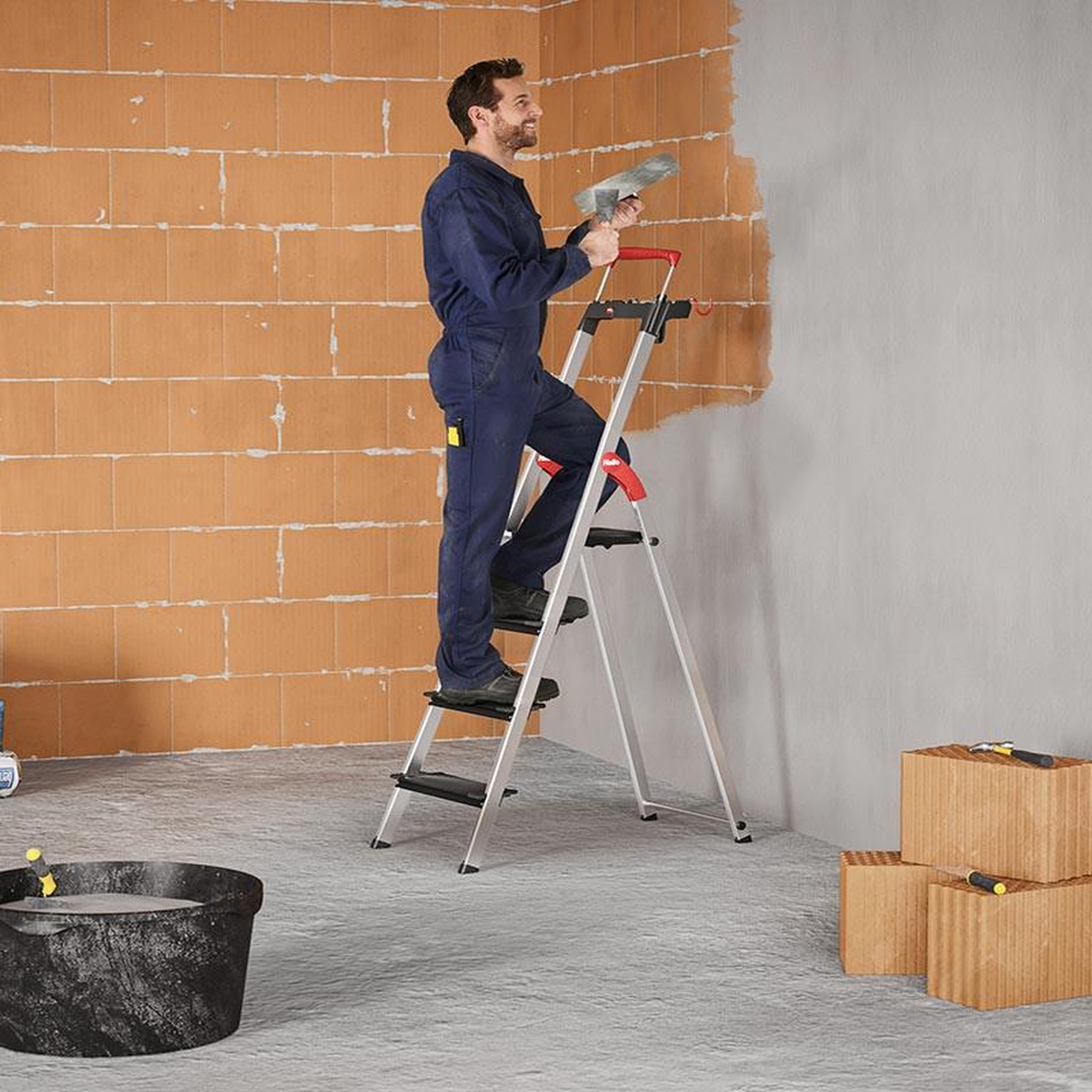 Voir la diapositive 4 : HAILO Escabeau de sécurité pliable en aluminium 4 marches larges Hailo L100
